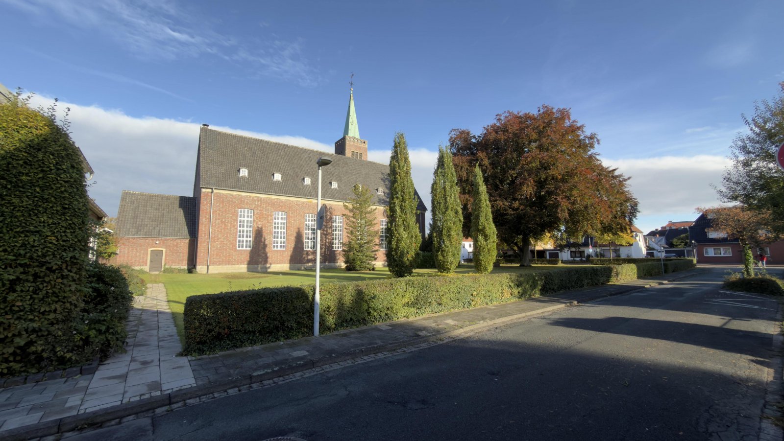 Seitenansicht Freifläche Seitenansicht Freifläche