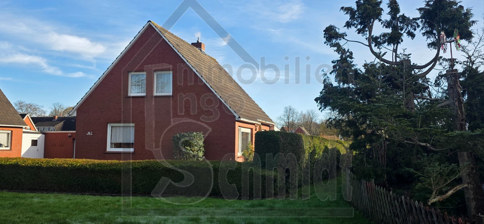 Weener: Kleines Häuschen in Siedlungslage - ein Hingucker für Ihre Familie! Weener: Kleines Häuschen in Siedlungslage - ein Hingucker für Ihre Familie!