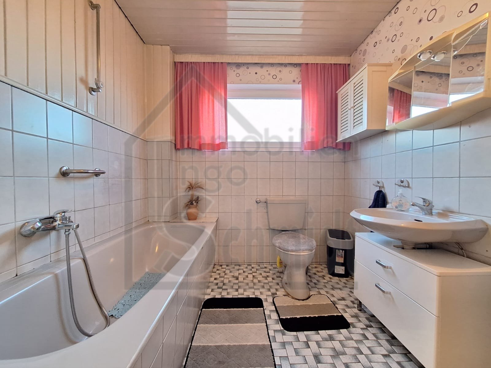 Badezimmer EG Badezimmer EG