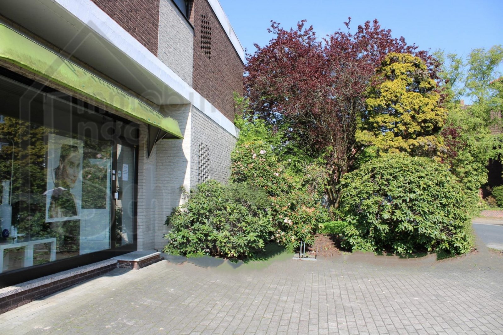 Außenansicht seitlich Außenansicht seitlich