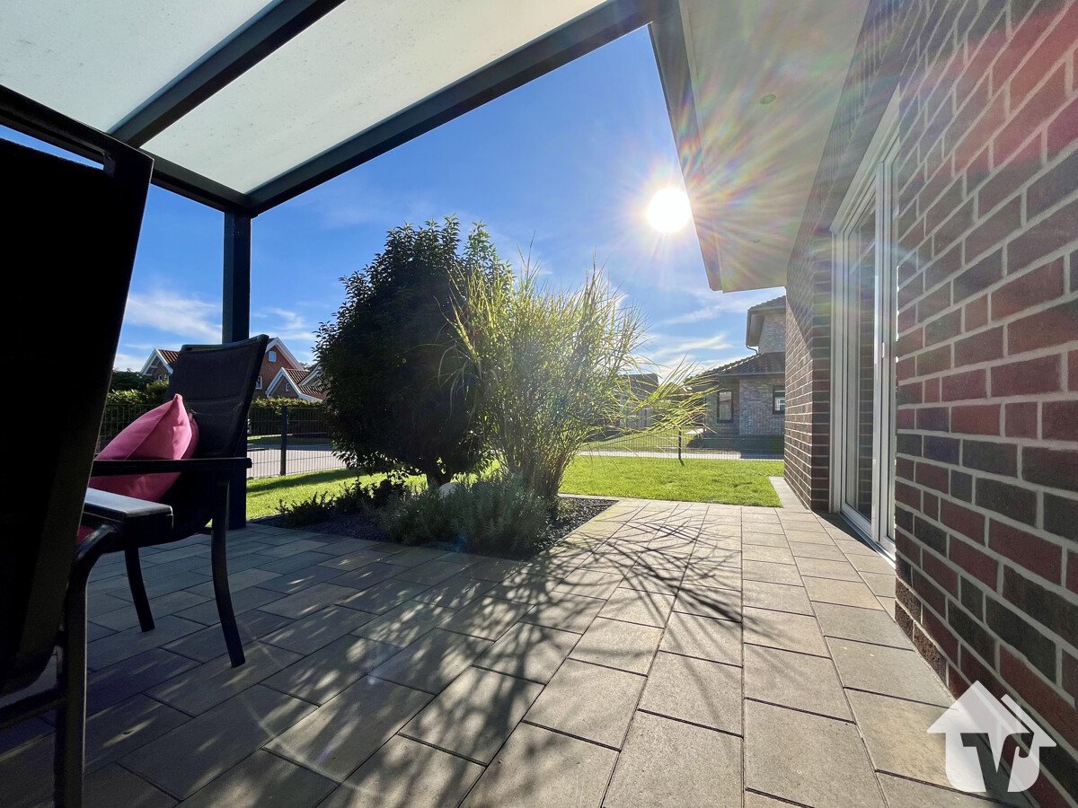 Garten mit überdachter Terrasse 