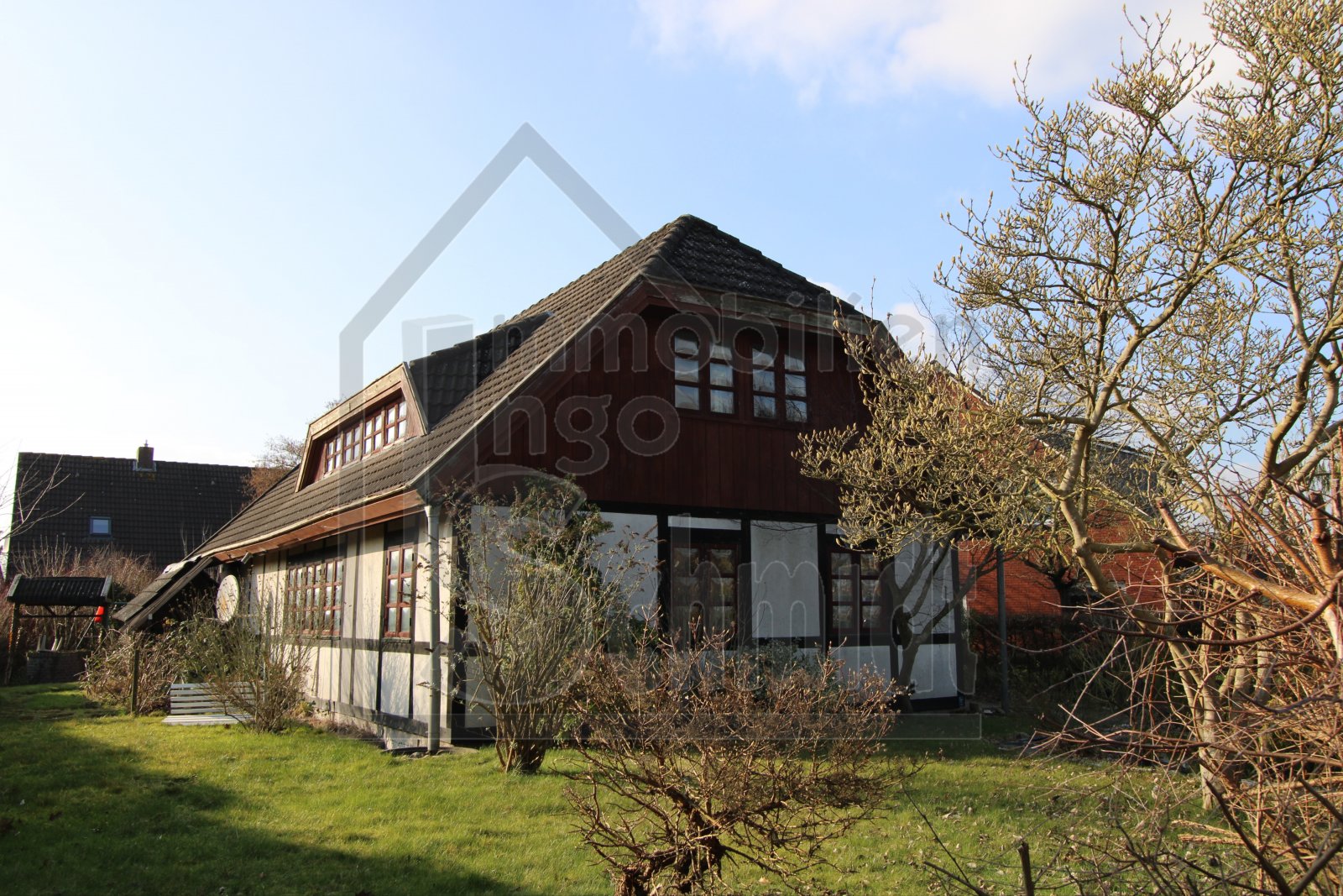 Weener: Einzigartiges Holzhaus mit Wohlfühl-Atmosphäre in Weener 