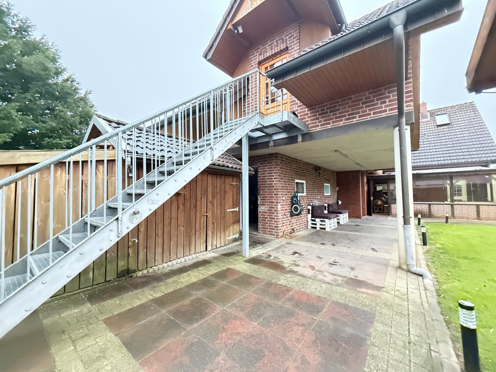 Treppe zur Oberwohnung Treppe zur Oberwohnung