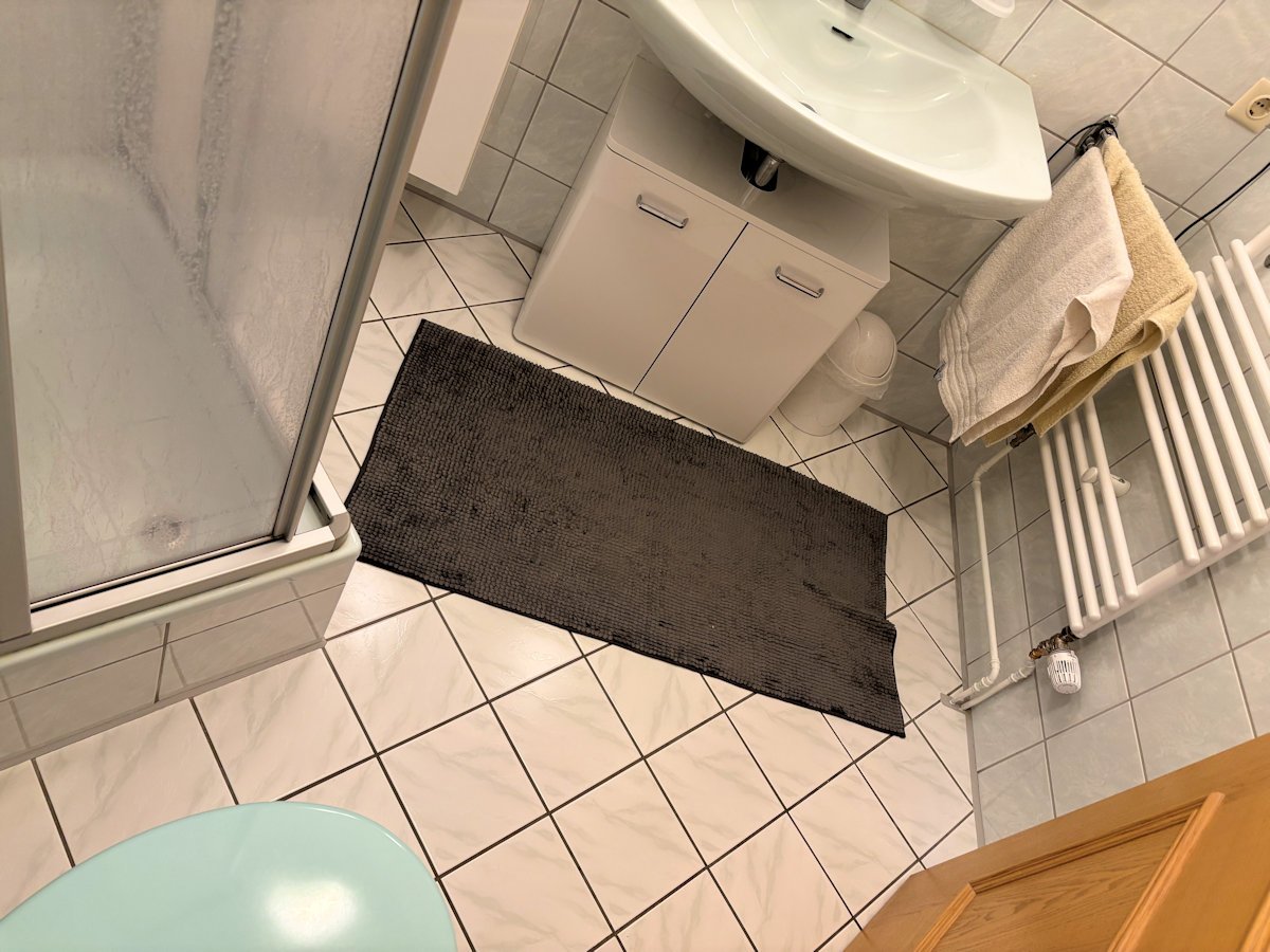 Duschbad mit Handtuchheizkörper