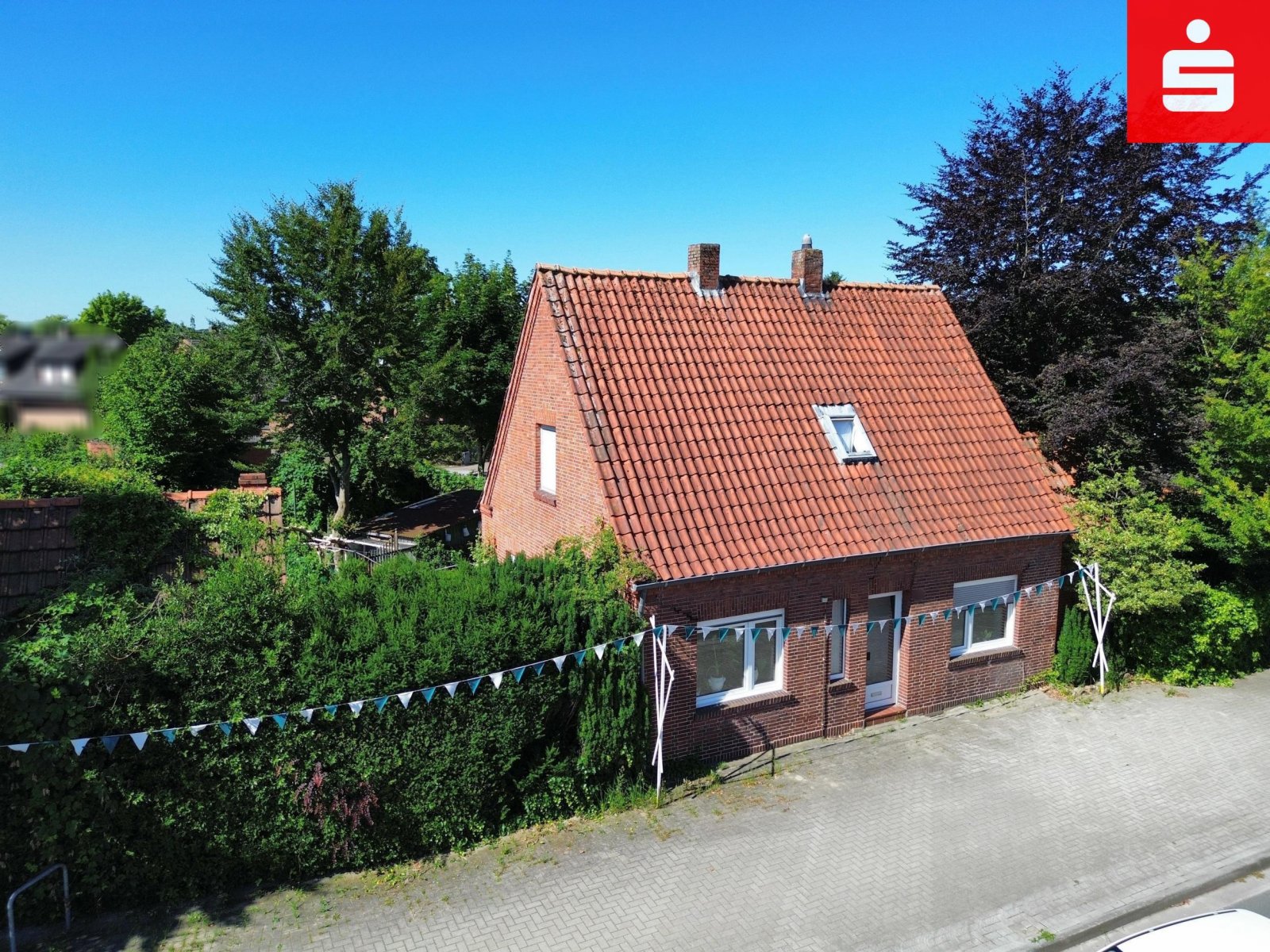 Neuenhaus: Einfamilienhaus mit Garage in Neuenhaus 