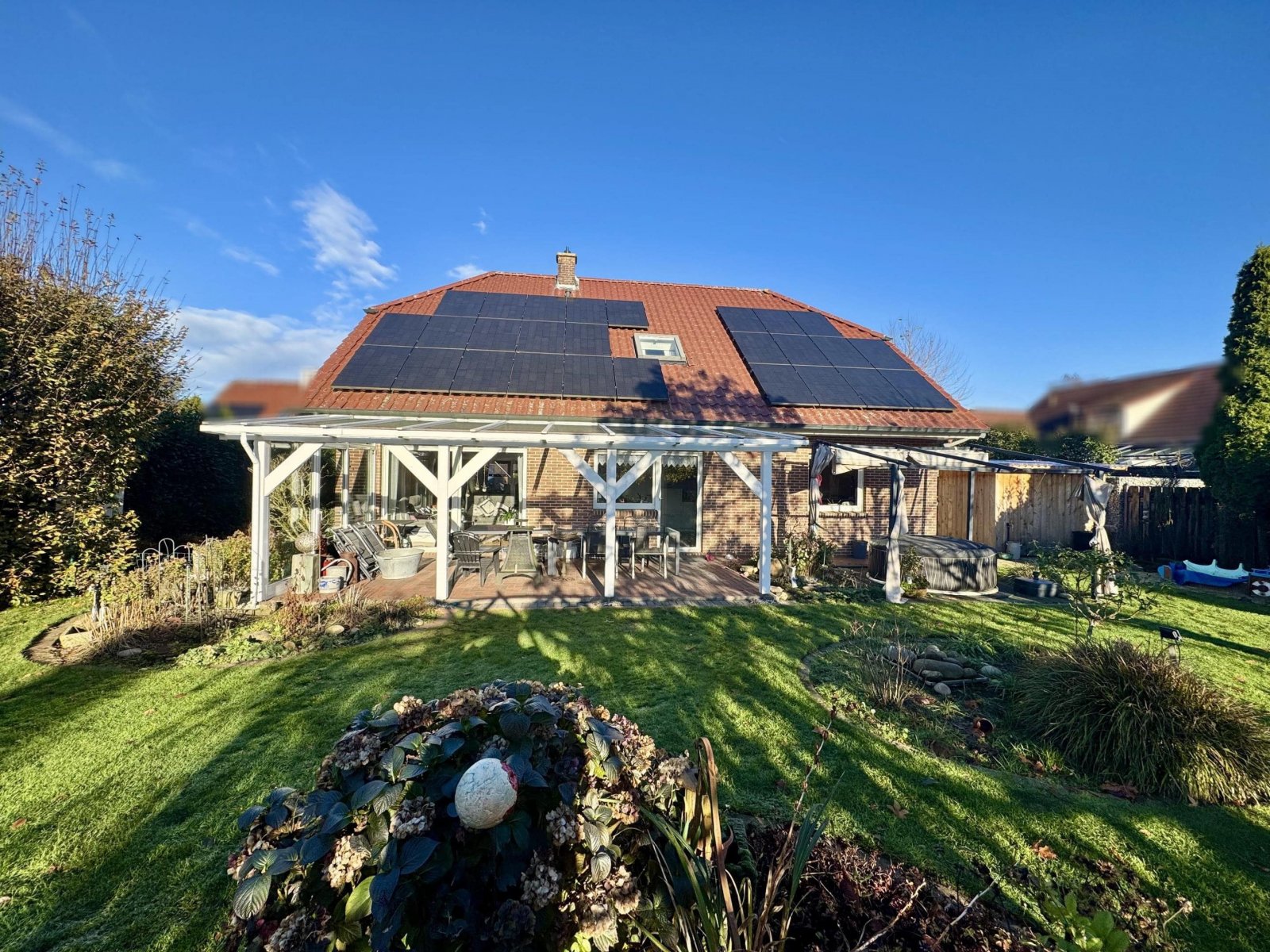 Blick auf Terrasse von hinten