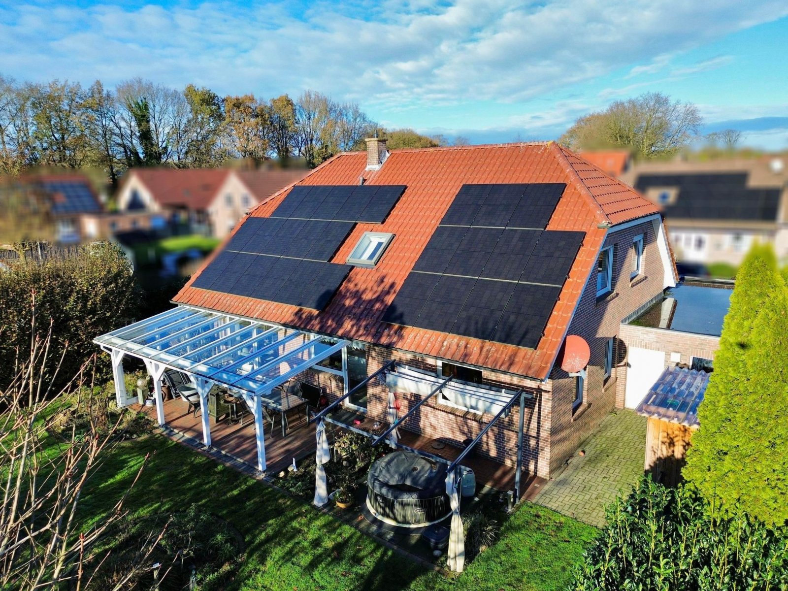 Luftbildaufnahme von hinten