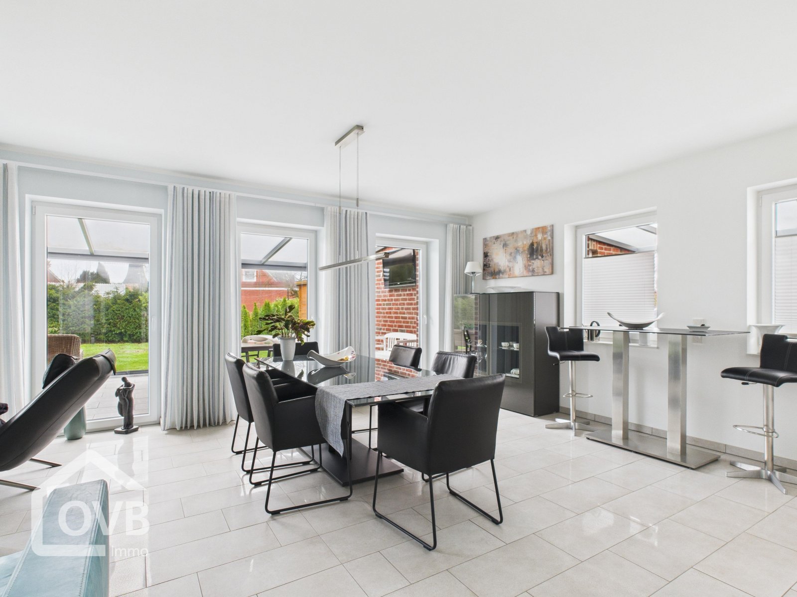 Wohn-/ Esszimmer