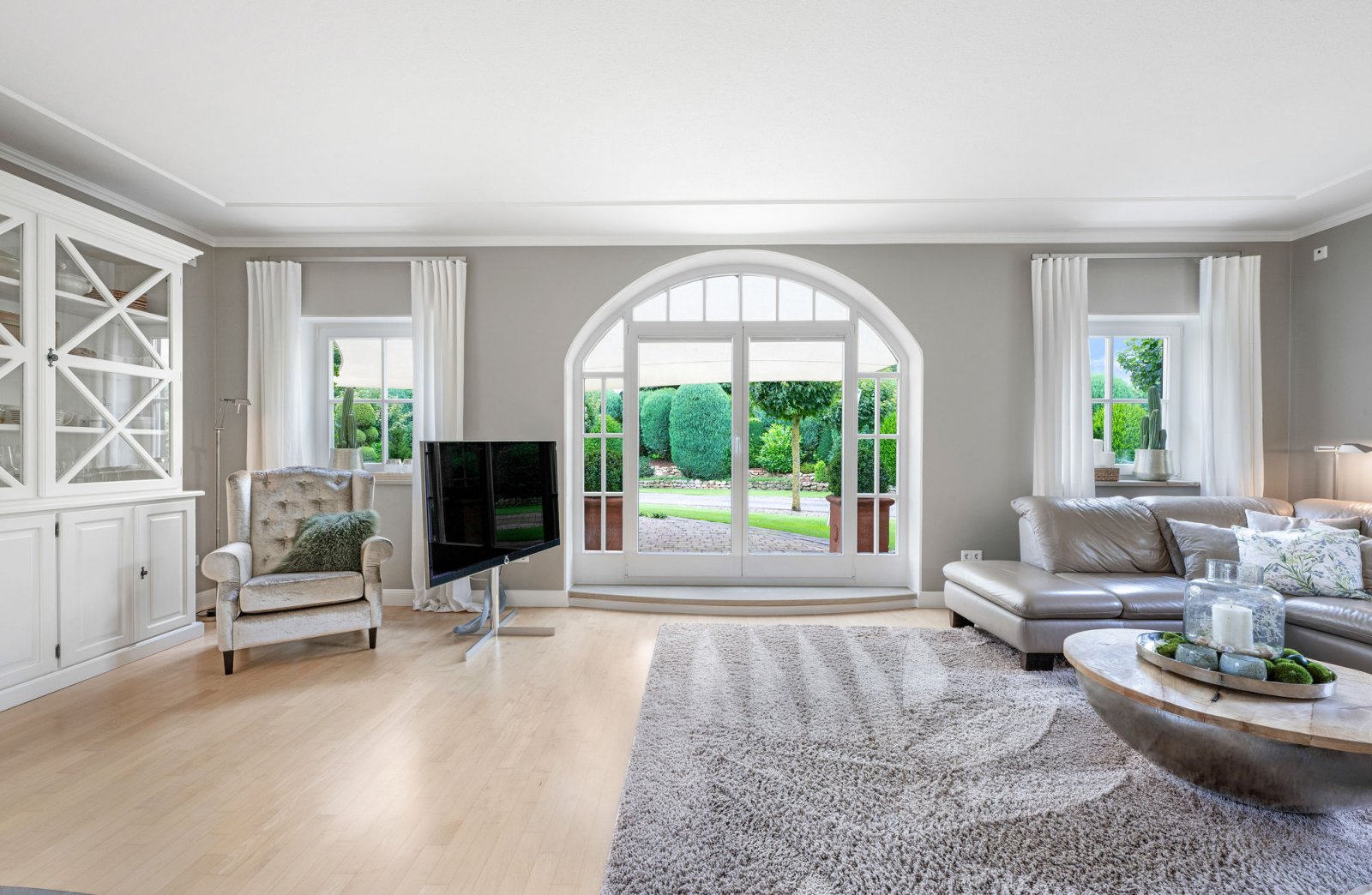 Wohn - / Esszimmer (Wohnhaus 2) Wohn - / Esszimmer (Wohnhaus 2)