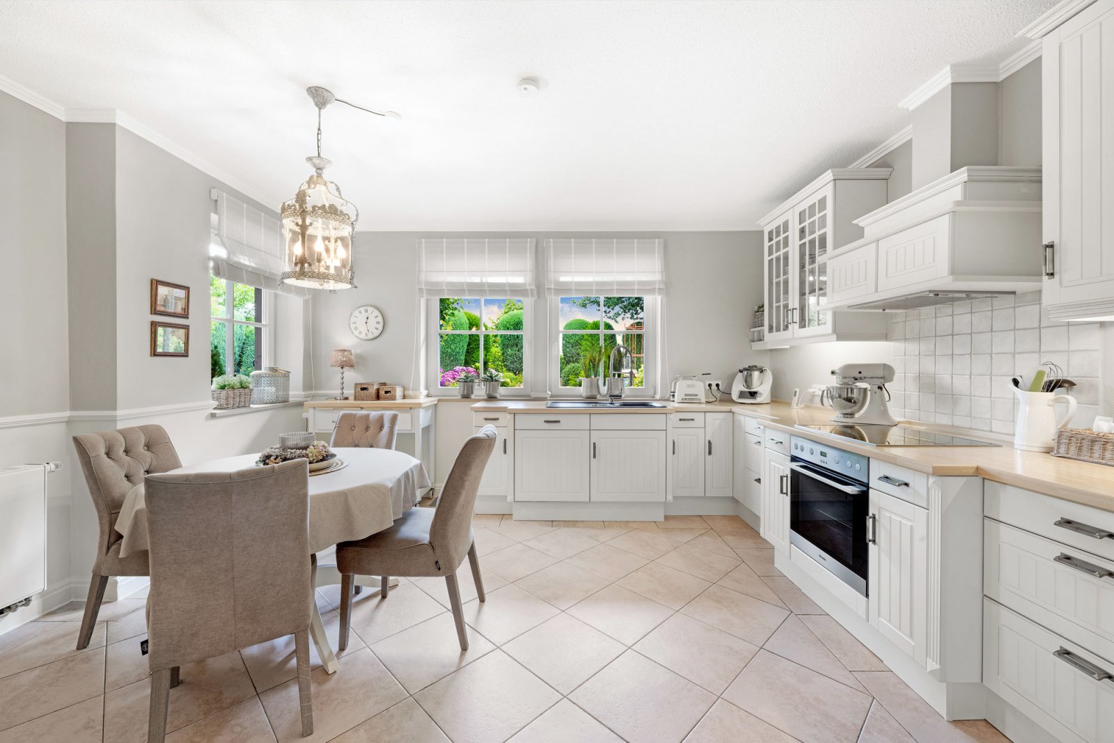 Küche (Wohnhaus 2) Küche (Wohnhaus 2)