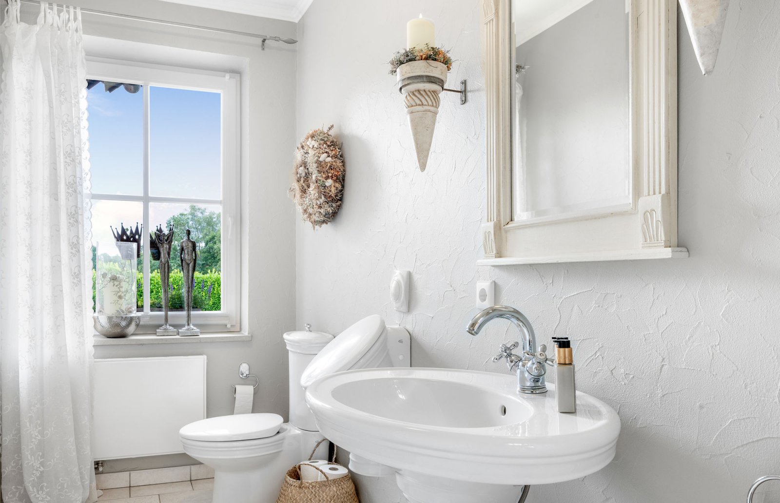 Gäste-WC (Wohnhaus 2) Gäste-WC (Wohnhaus 2)