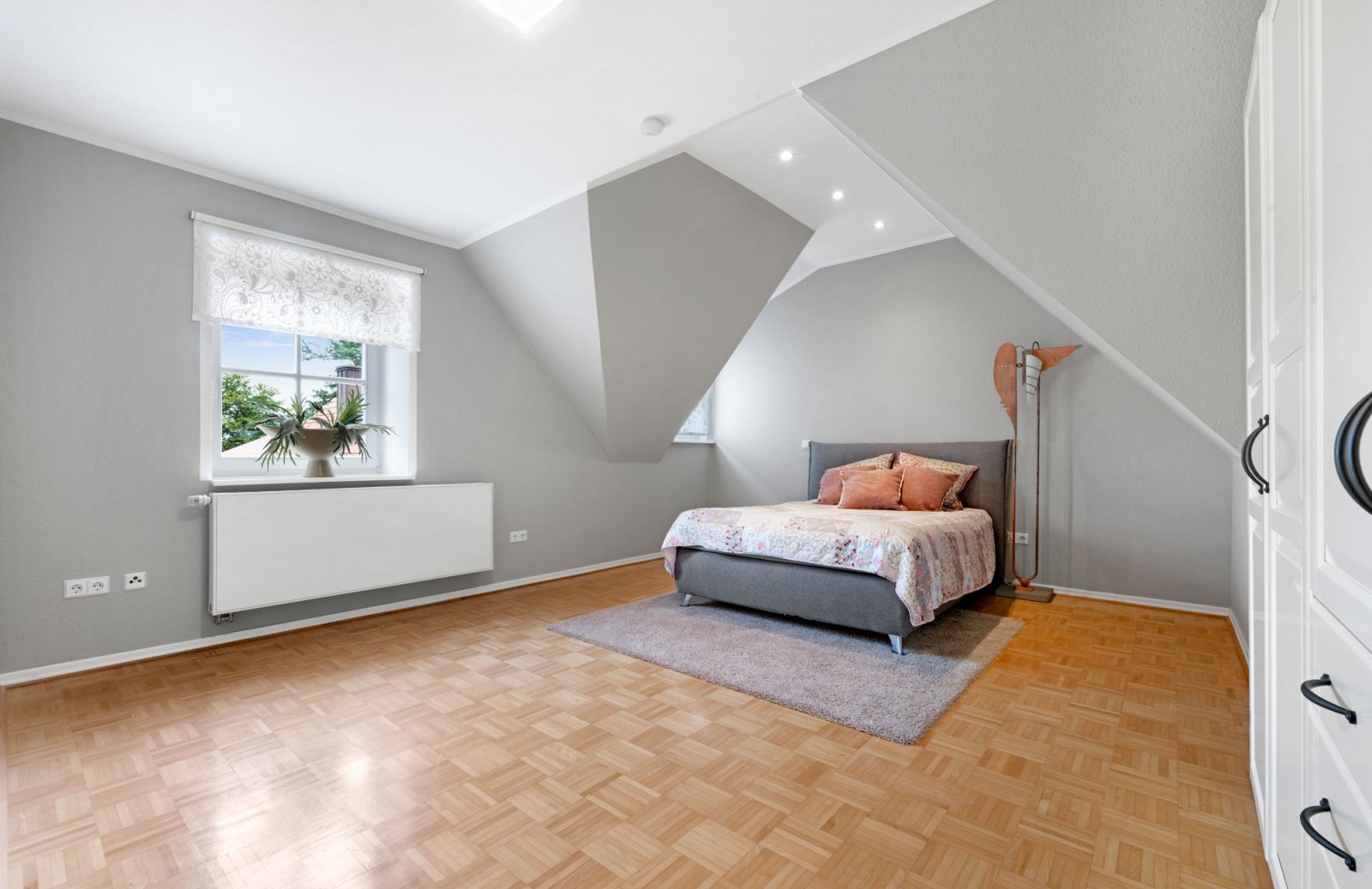 Kinder-/Gäste-/Büro DG (Wohnhaus 2) Kinder-/Gäste-/Büro DG (Wohnhaus 2)