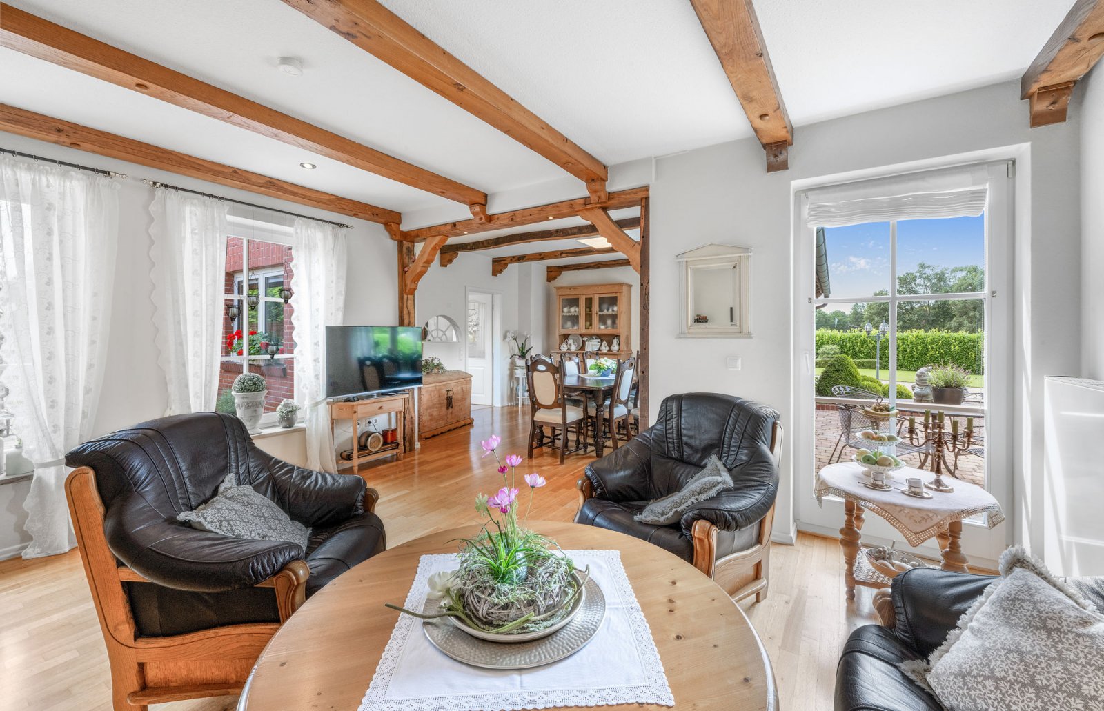 Wohn-/Esszimmer (Ursprungshaus) Wohn-/Esszimmer (Ursprungshaus)