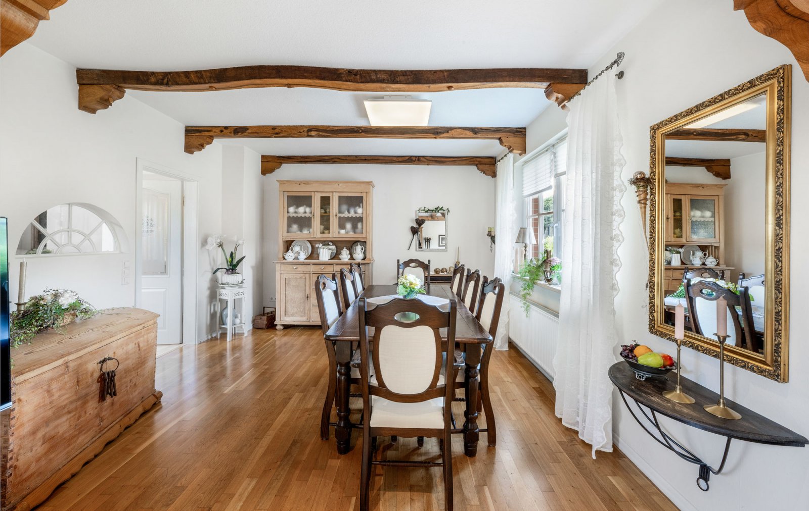 Wohn-/Esszimmer (Ursprungshaus) Wohn-/Esszimmer (Ursprungshaus)