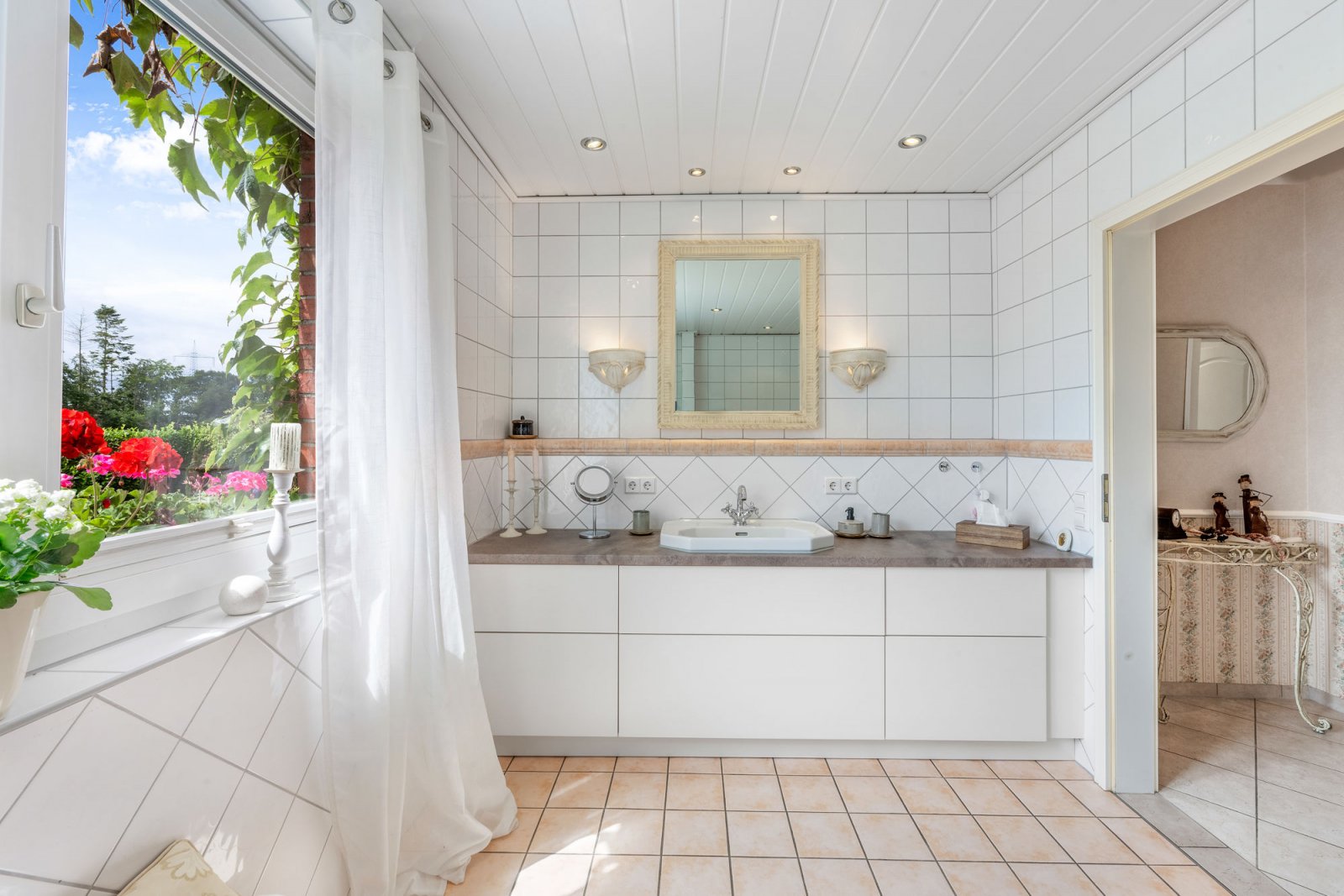 Tageslichtbad EG (Ursprungshaus) Tageslichtbad EG (Ursprungshaus)