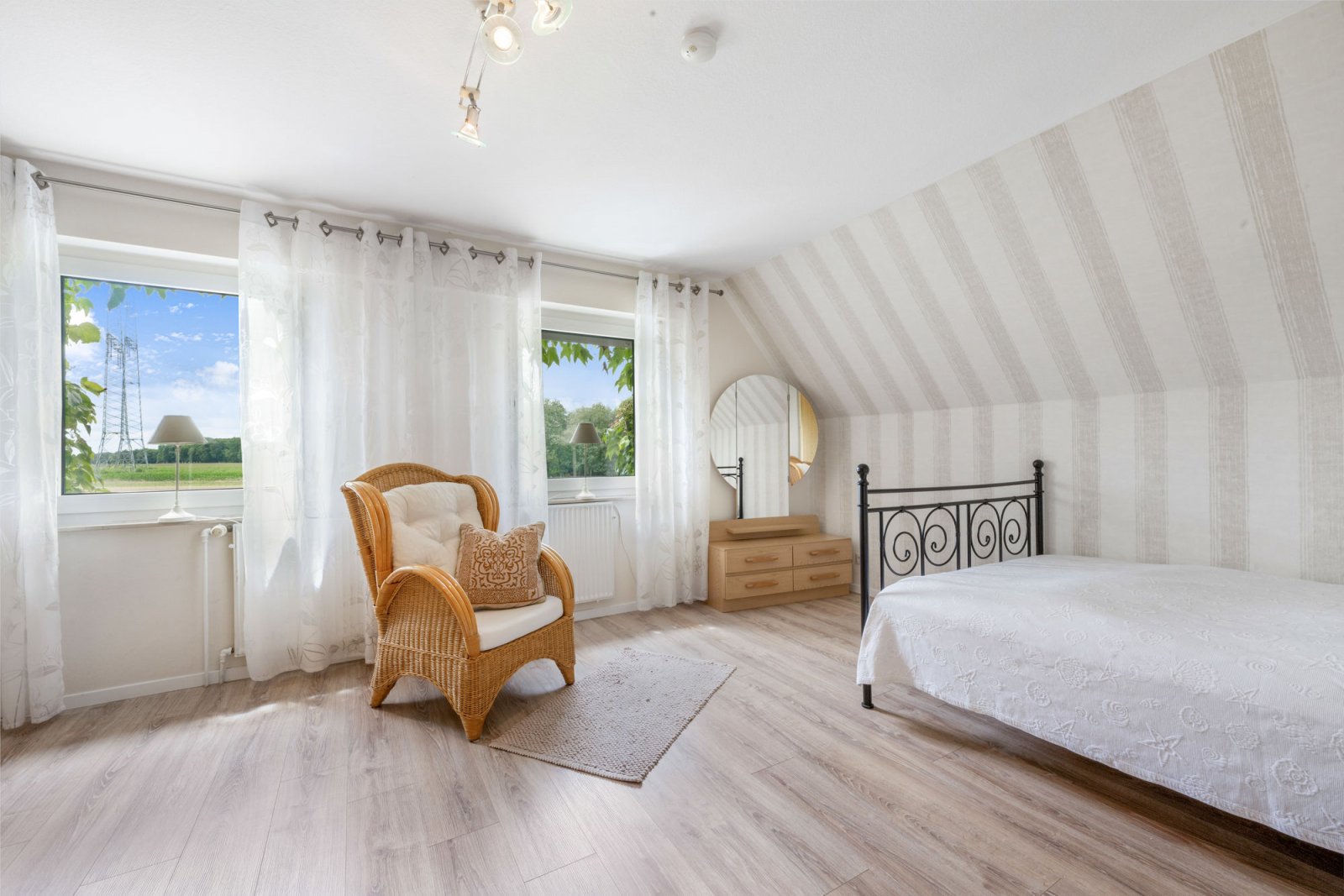 Kinder-/Gäste-/Büro DG (Ursprungshaus) Kinder-/Gäste-/Büro DG (Ursprungshaus)