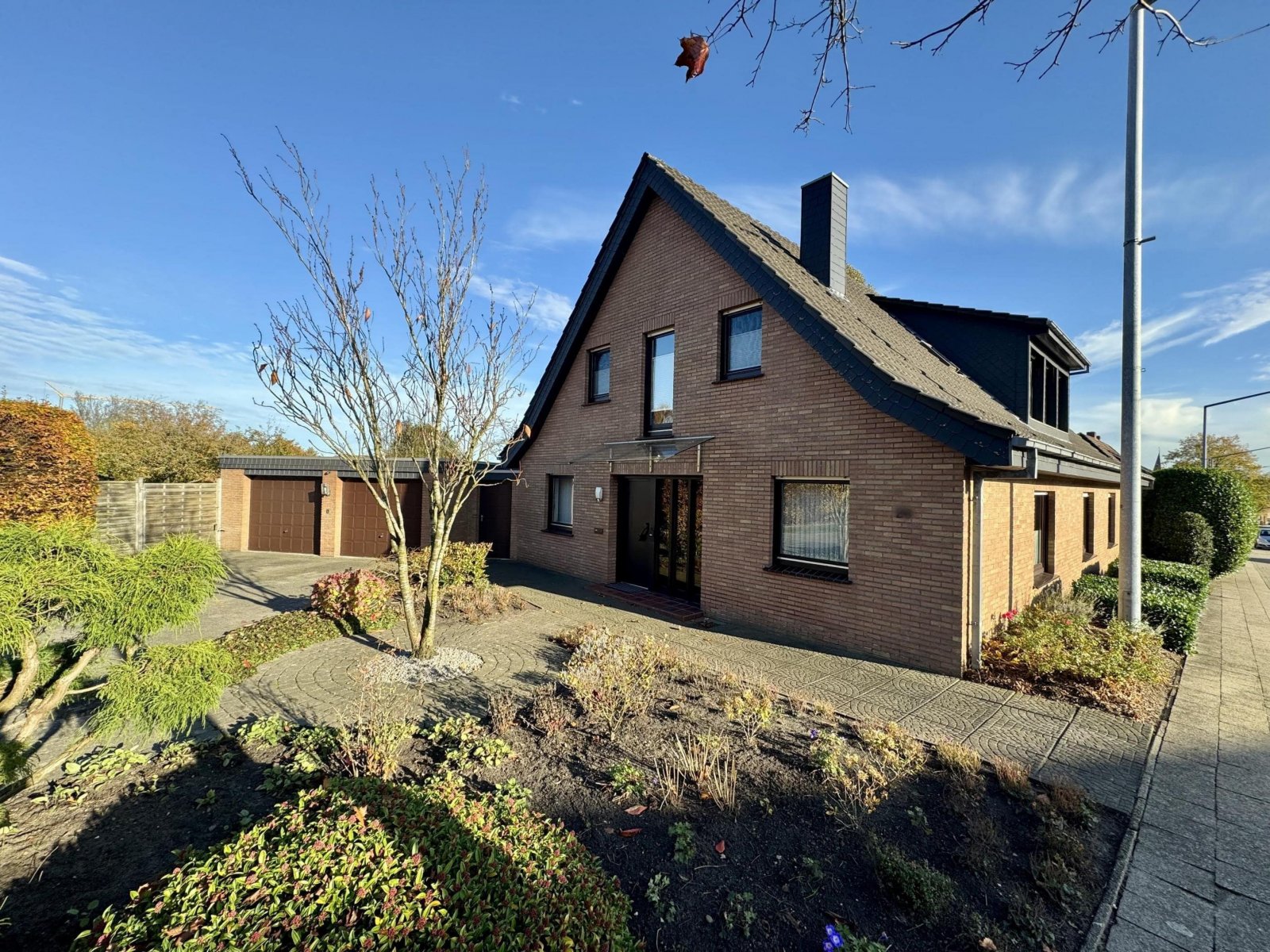 Vorderansicht, seitlich Vorderansicht, seitlich