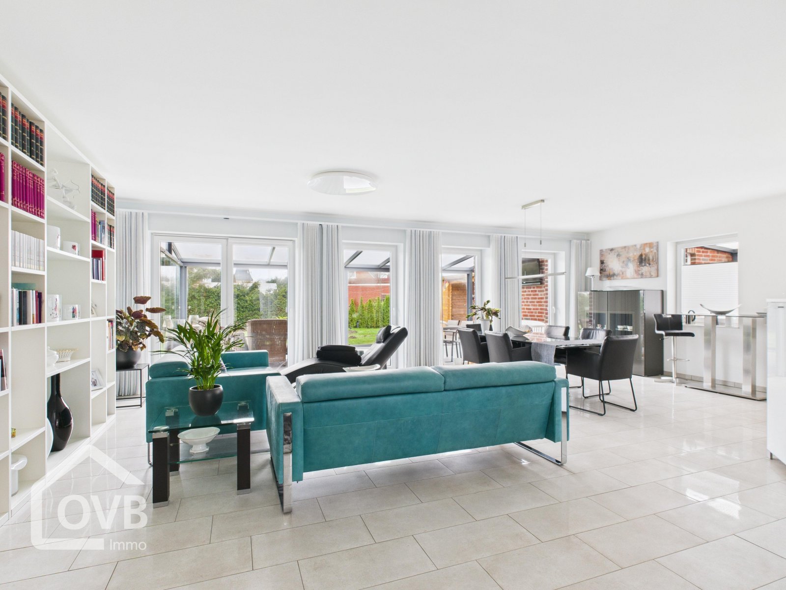 Wohn-/ Esszimmer Wohn-/ Esszimmer