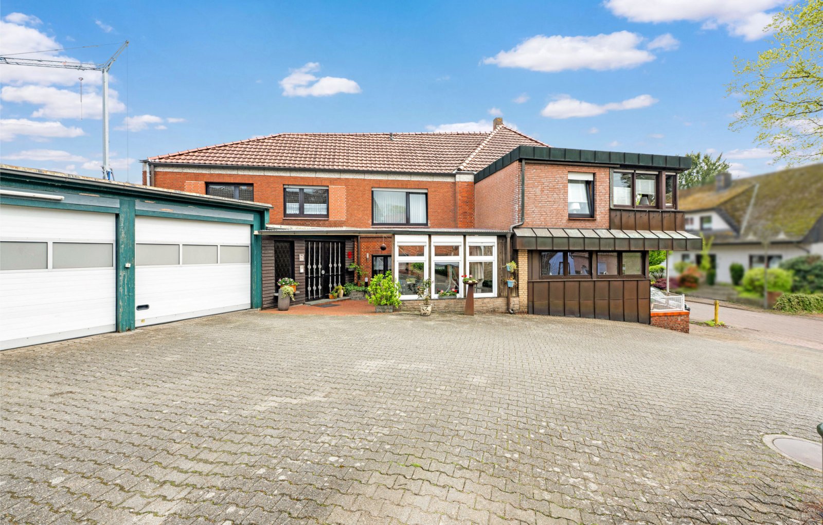 Rückansicht - größeres Gebäude