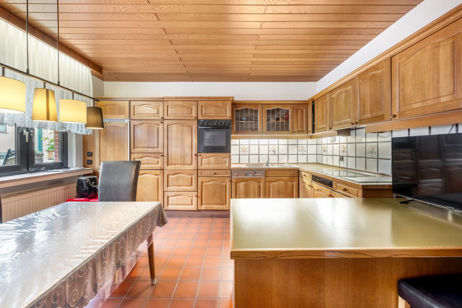 Küche 1 - größeres Gebäude