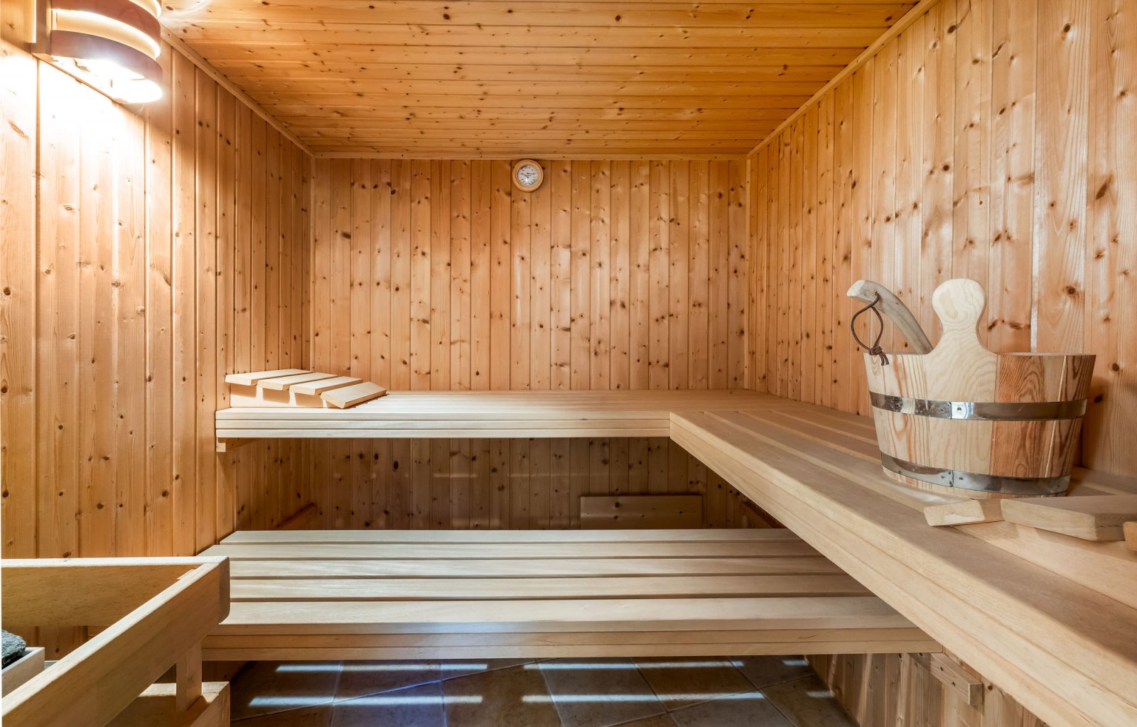 Sauna - größeres Gebäude