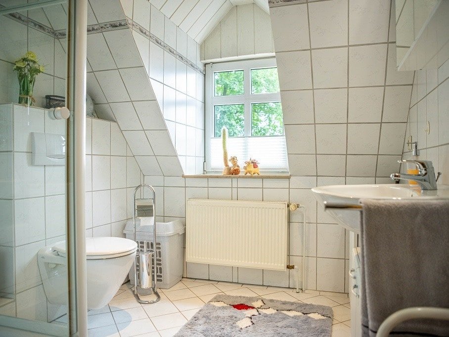 Badezimmer im Dachgeschoss