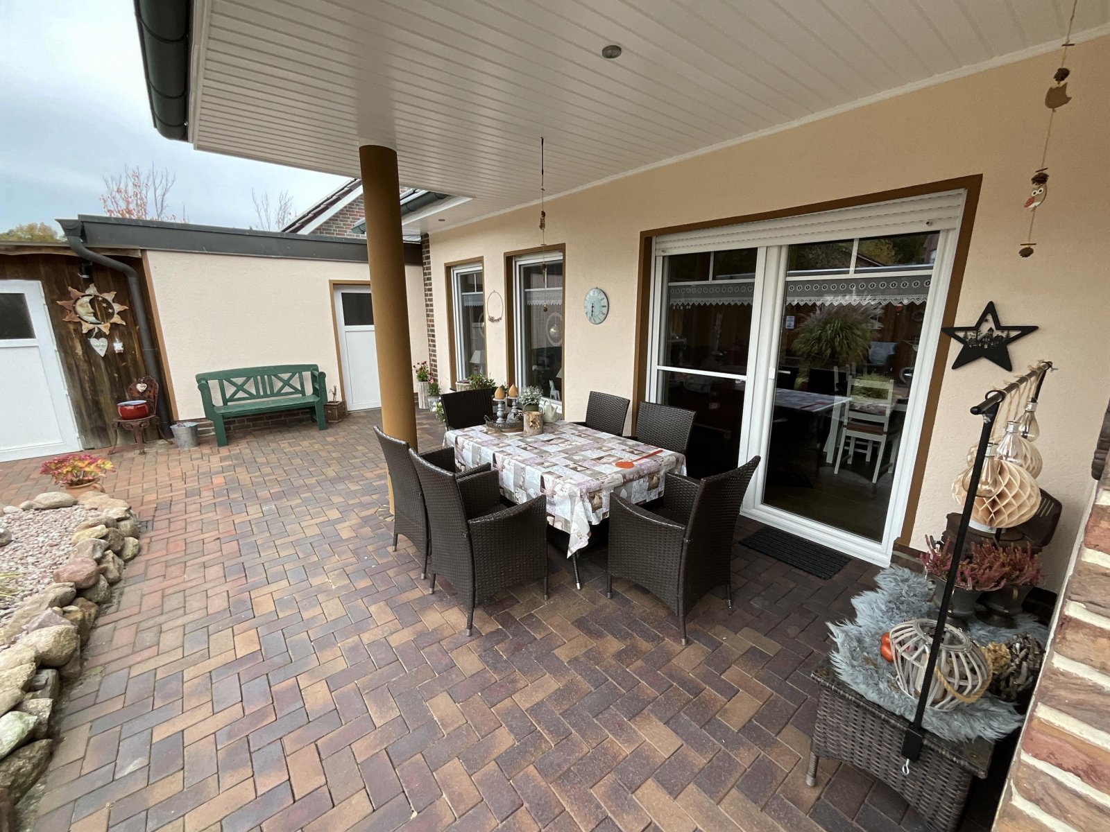 überdachte Terrasse