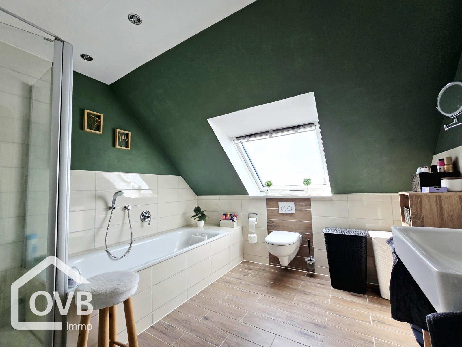 Badezimmer WHG rechts