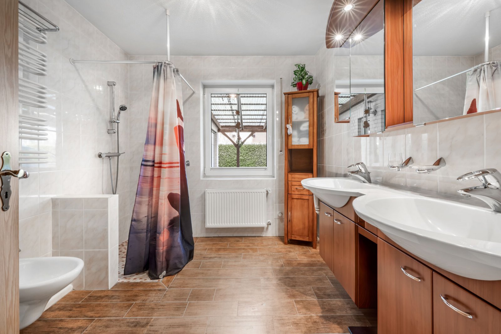 Tageslichtbad Erdgeschoss