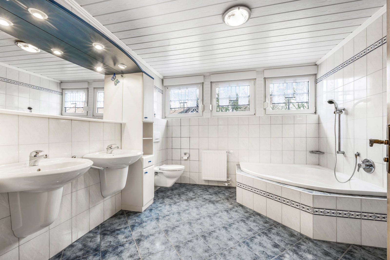 Tageslichtbad  - Dachgeschoss