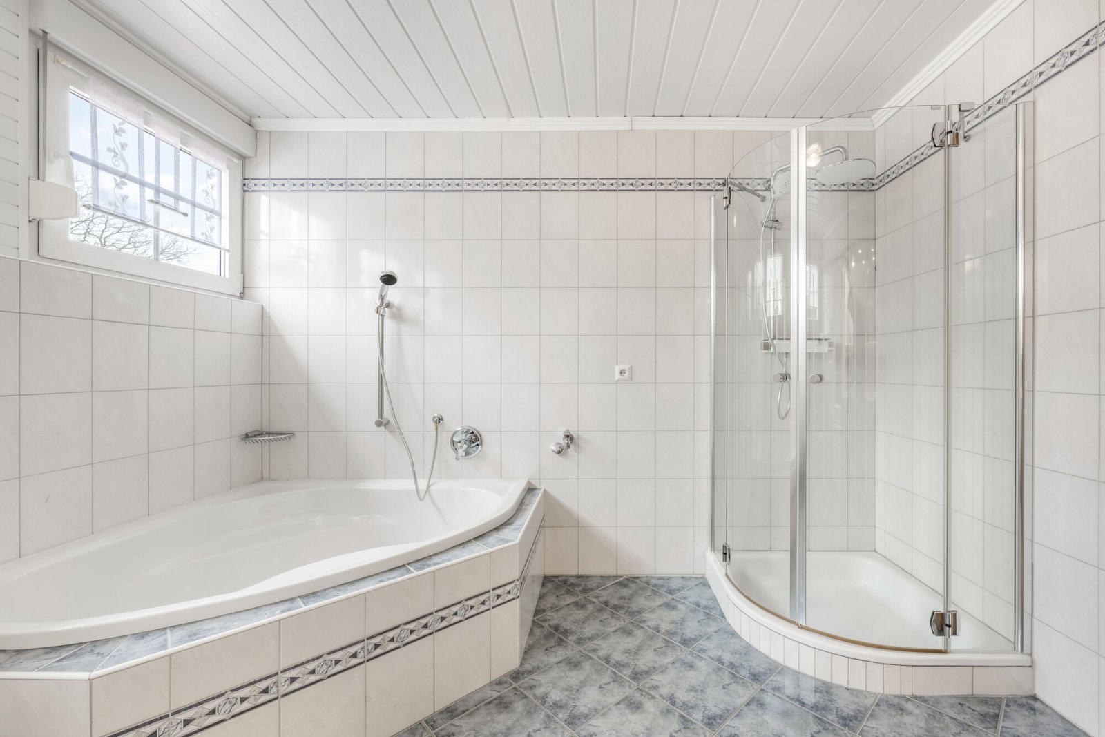 Tageslichtbad  - Dachgeschoss