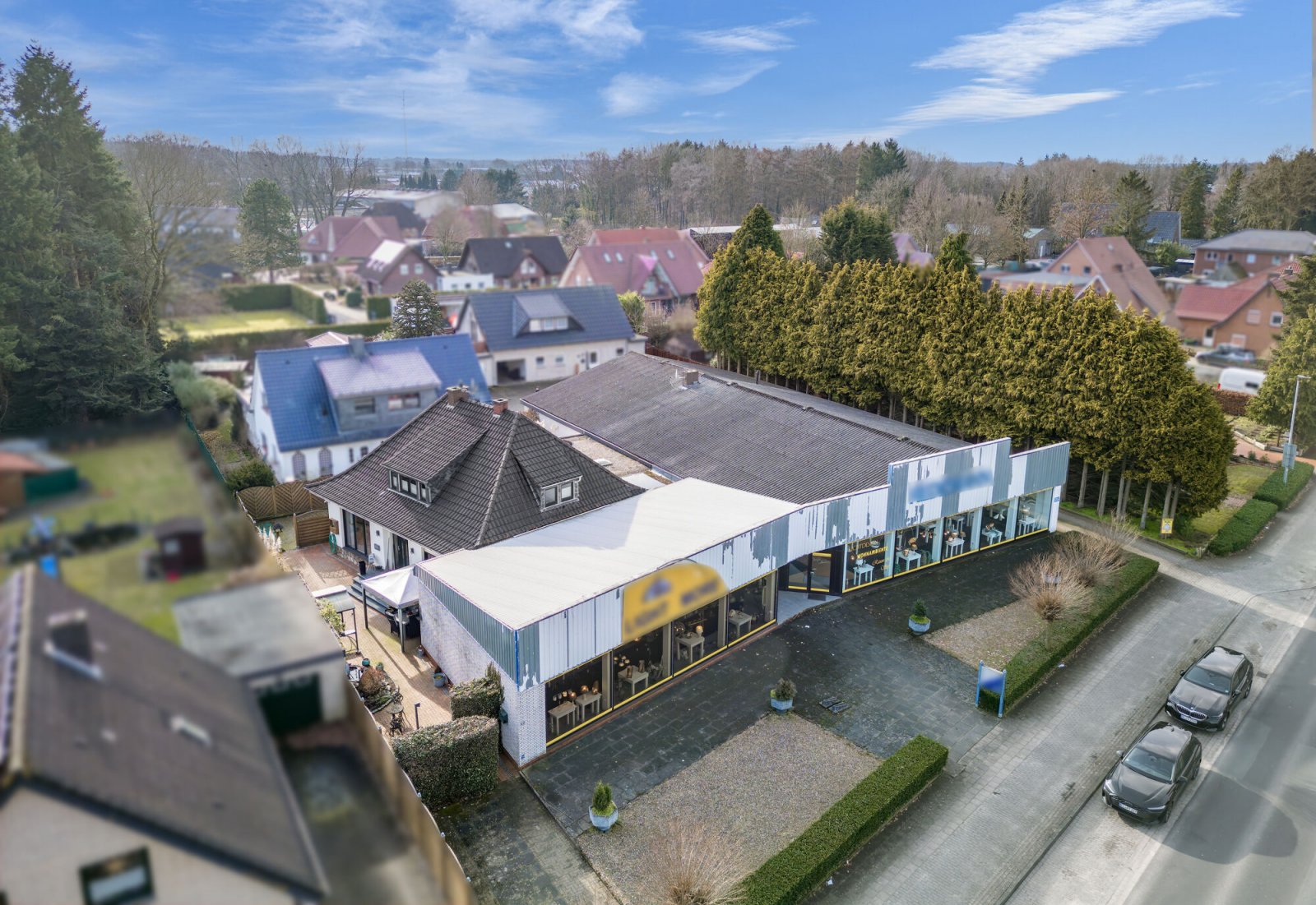 Wohnhaus, Geschäfts- und Bürofläche