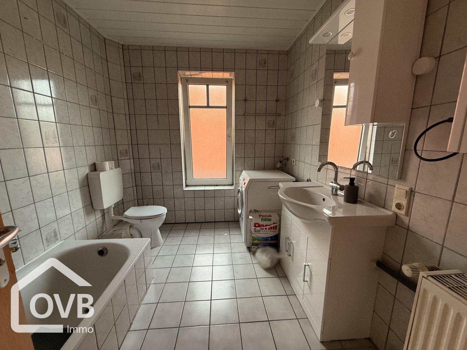 WHG (Mitte, hinten) Badezimmer