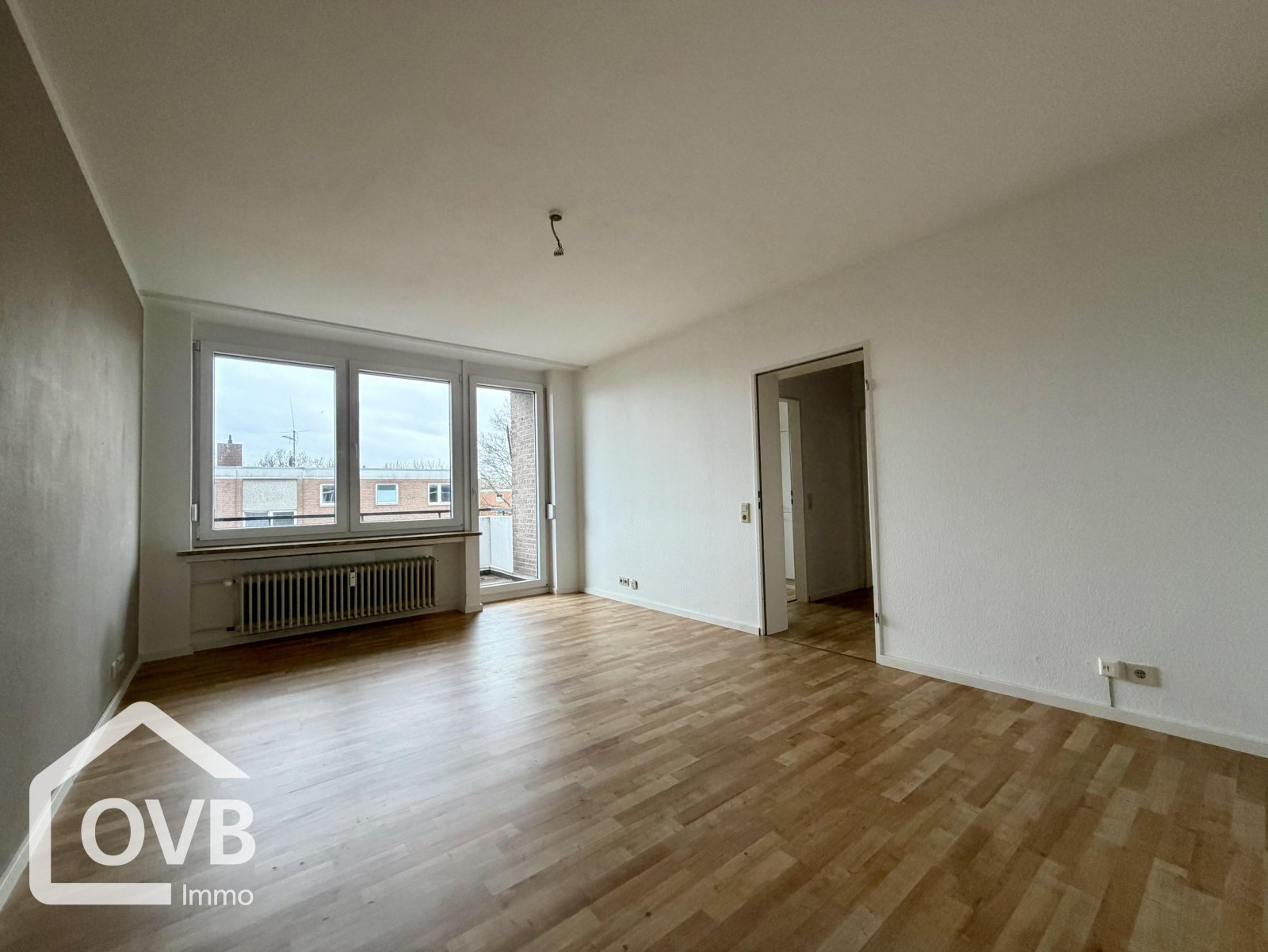 Wohnzimmer mit direktem Zugang zur Loggia (aktueller Zustand)