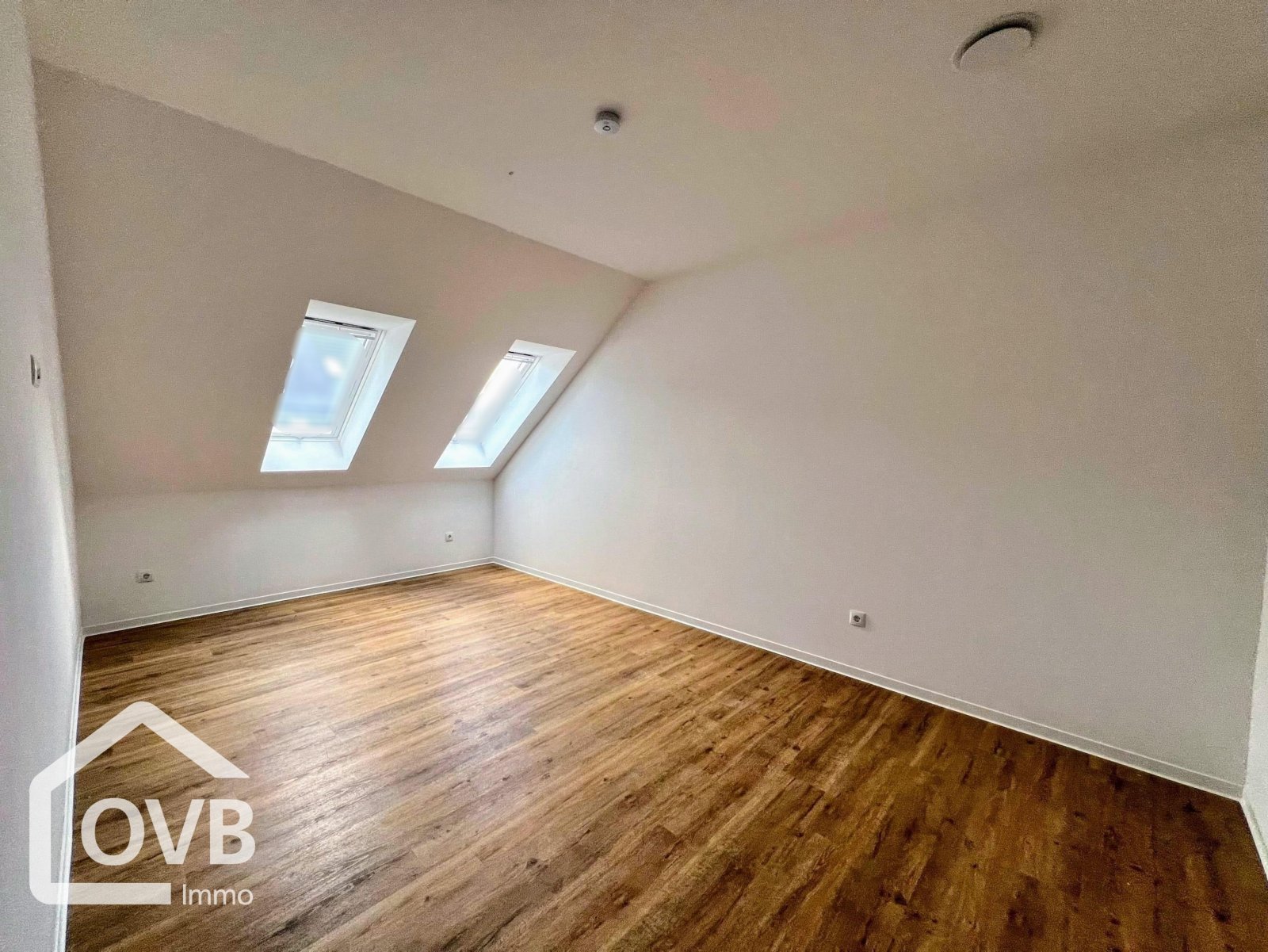 Zimmer 2 (Abbildung ähnlich)