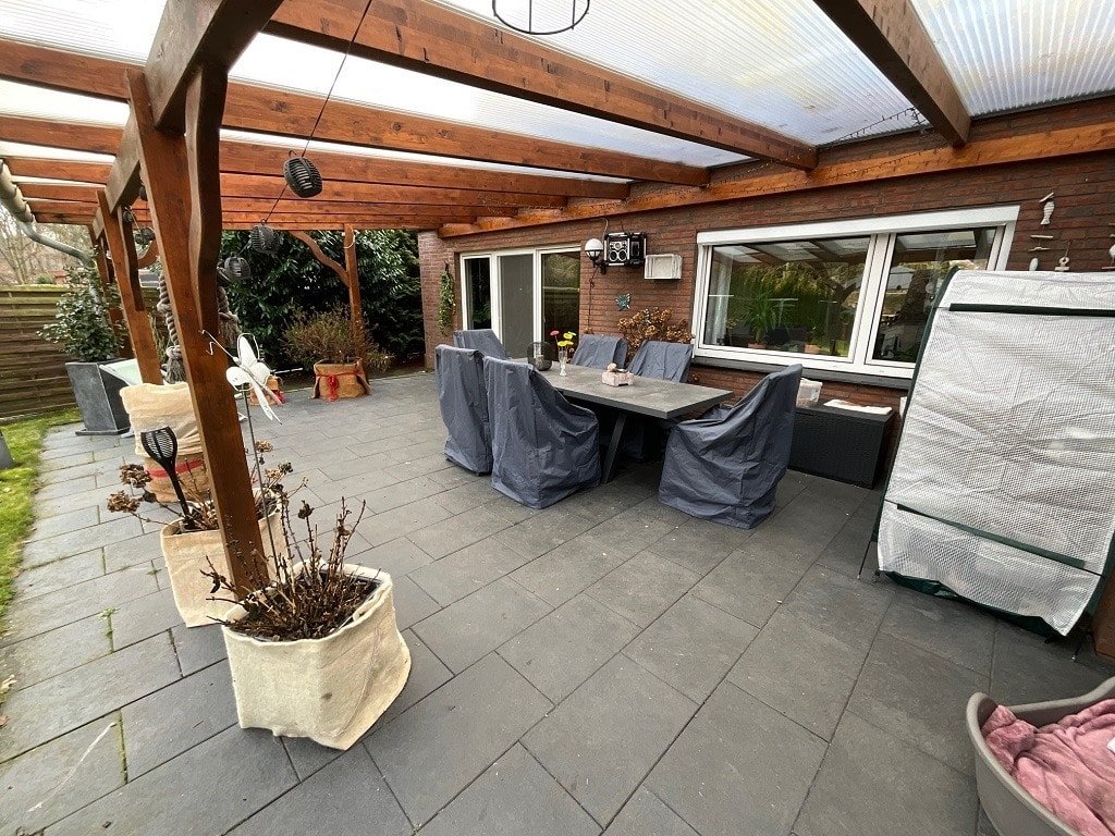 überdachte Terrasse