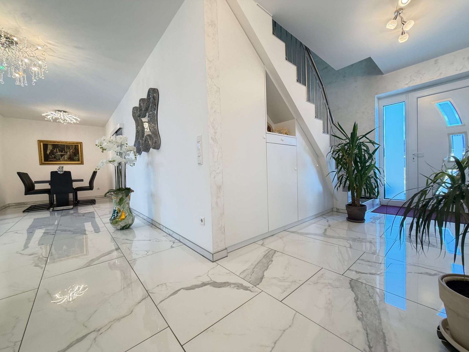 Einbauschränke unter der Treppe