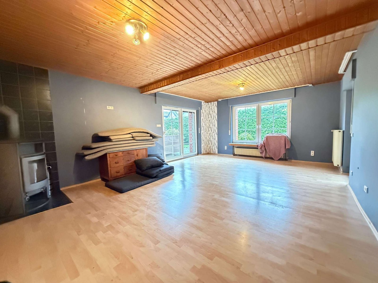 Wohnzimmer mit Kaminofen