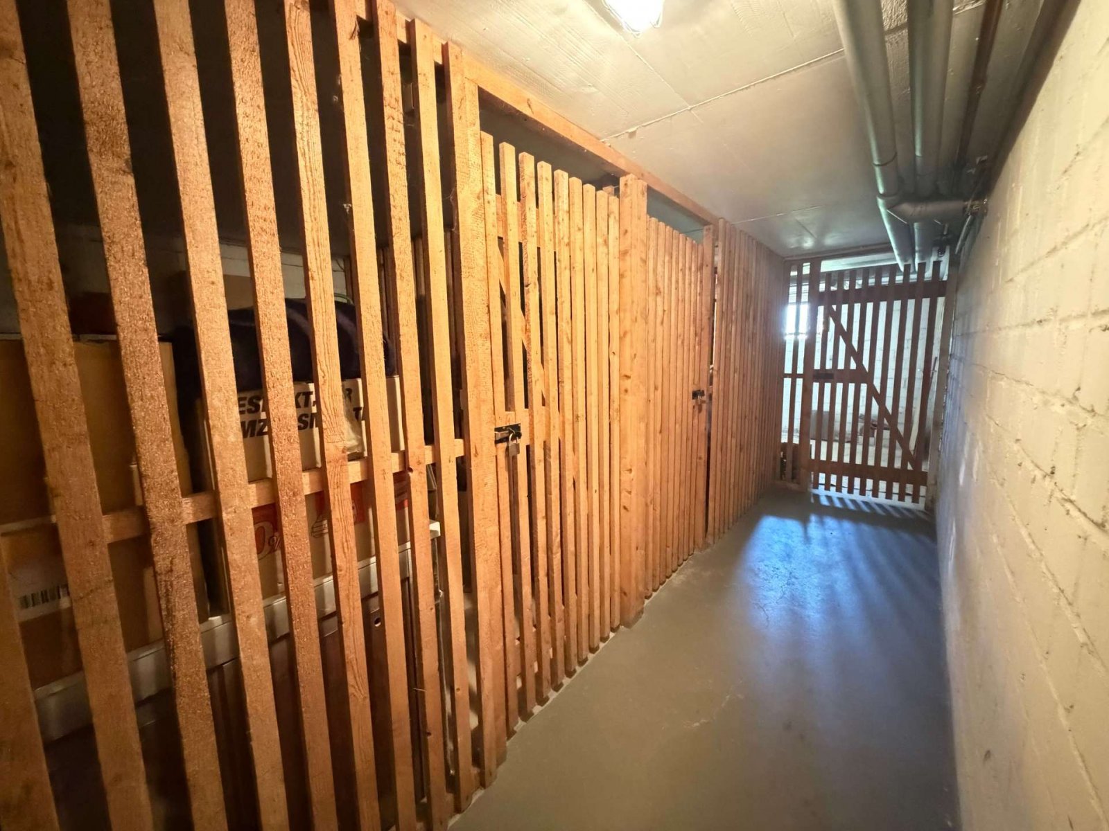 je WE ein separater Kellerraum