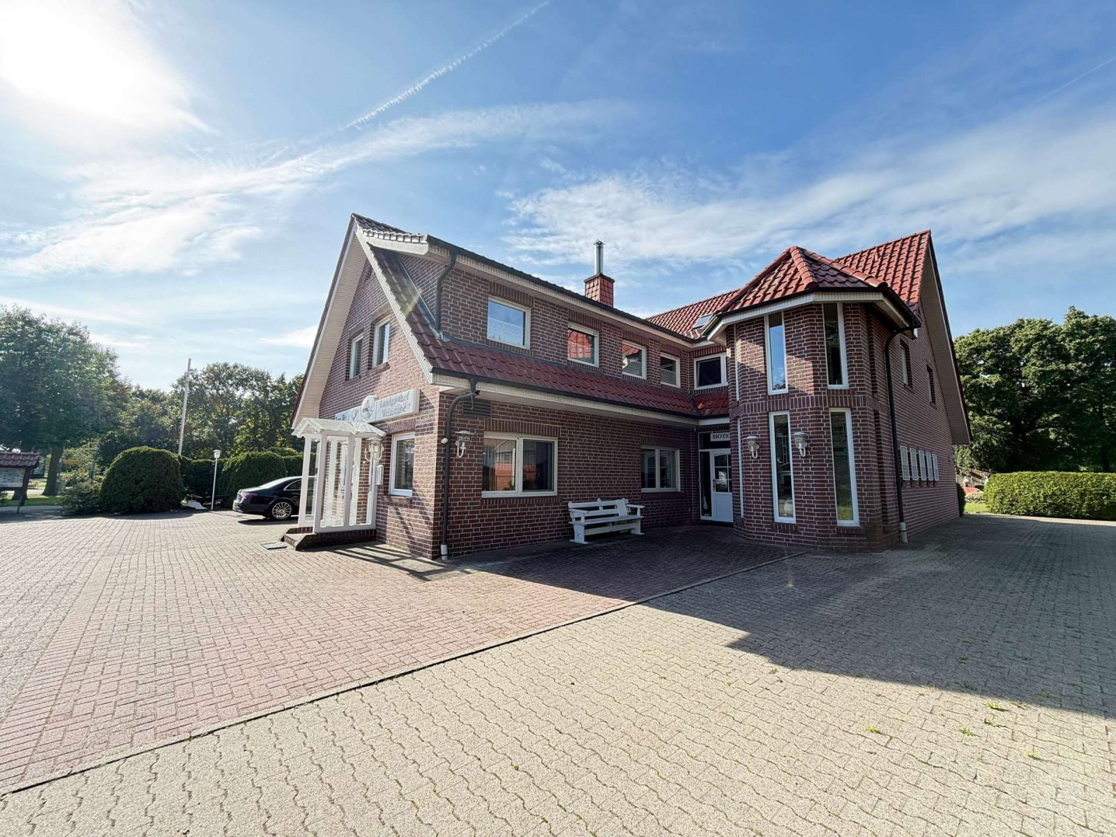 Wohnhaus mit Gaststätte