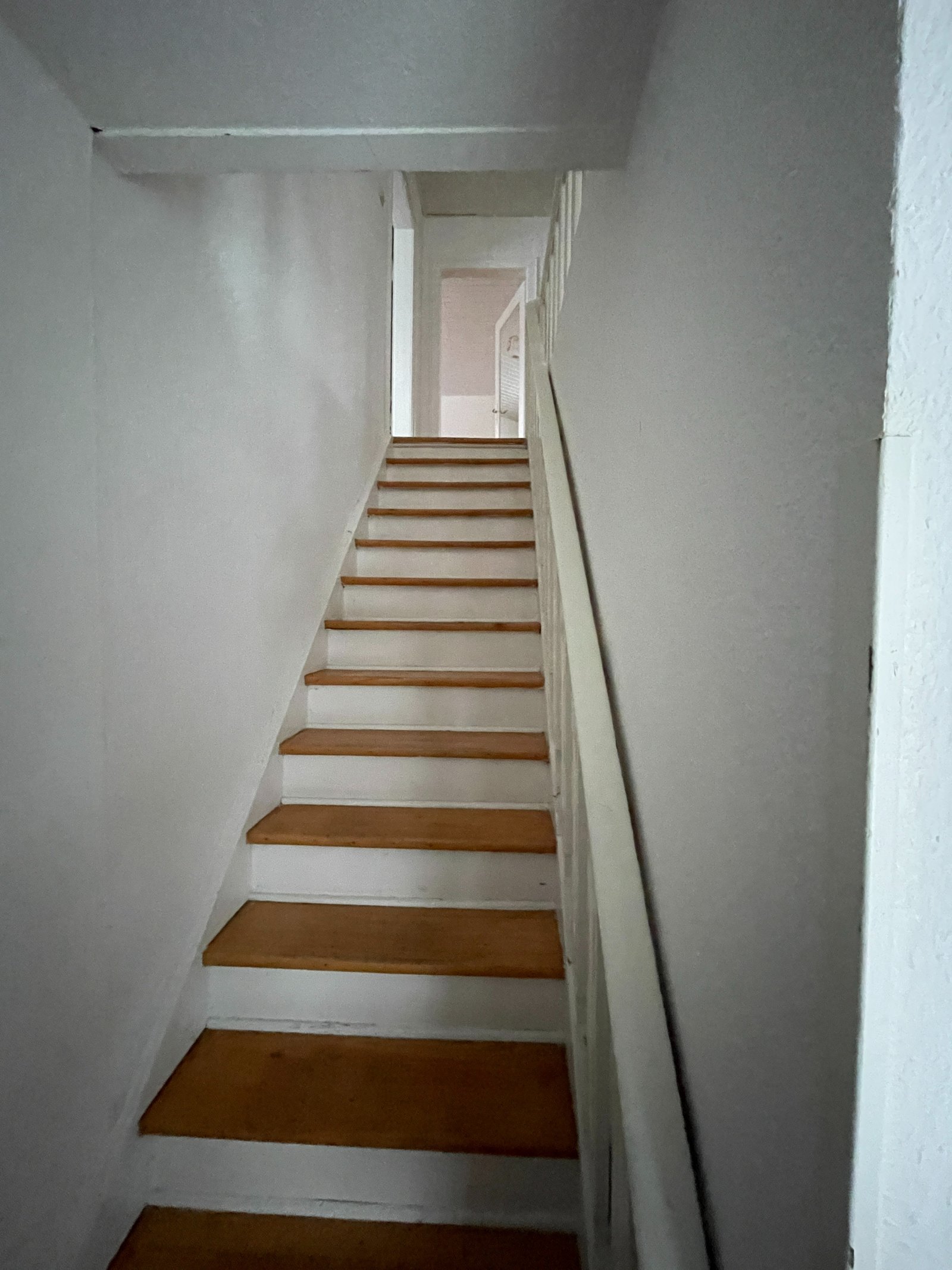 Aufgang Ober-Dachgeschosswohnung