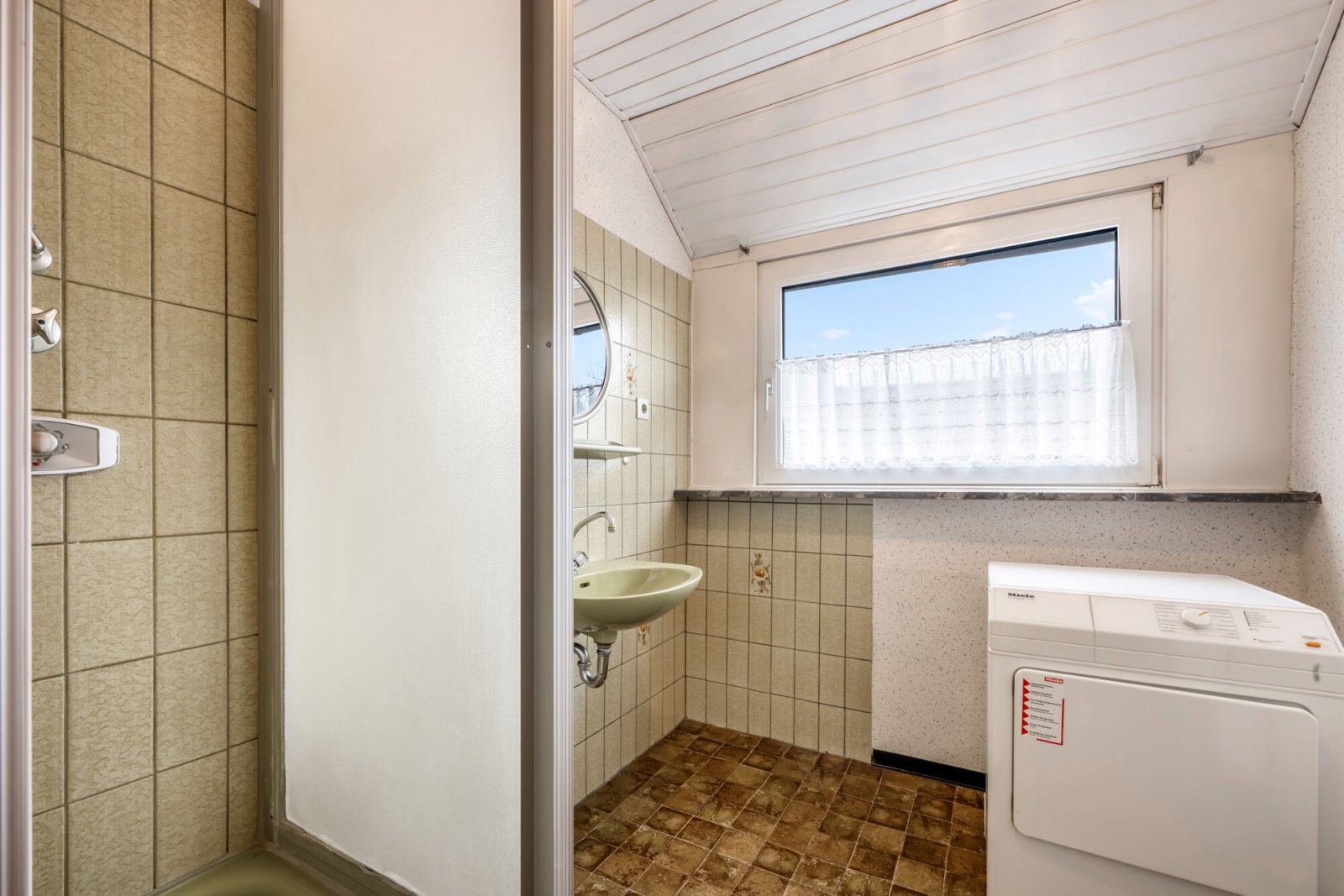 Tageslicht-Duschbad Dachgeschoss