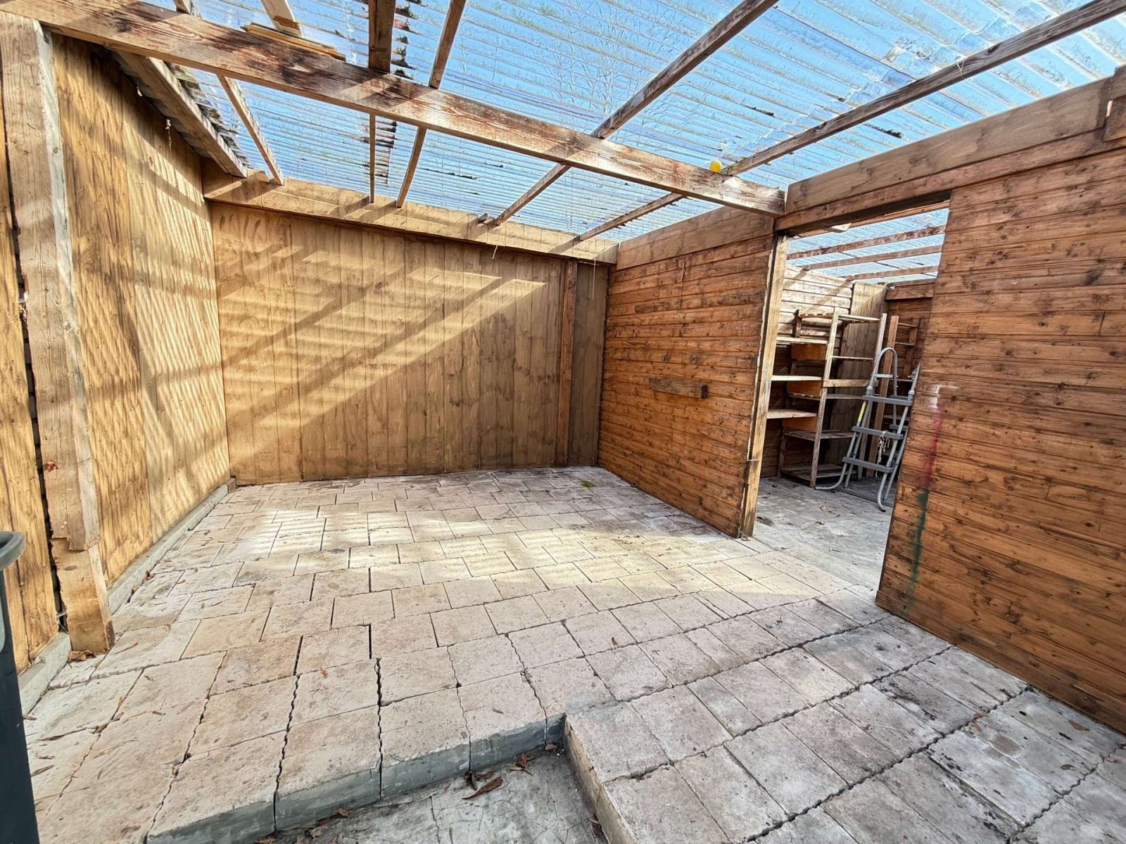 Geräteraum hinterm Carport