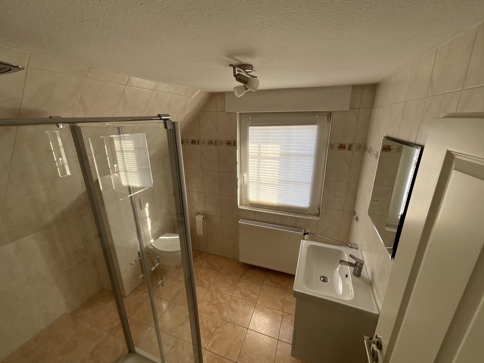 Badezimmer im Dachgeschoss