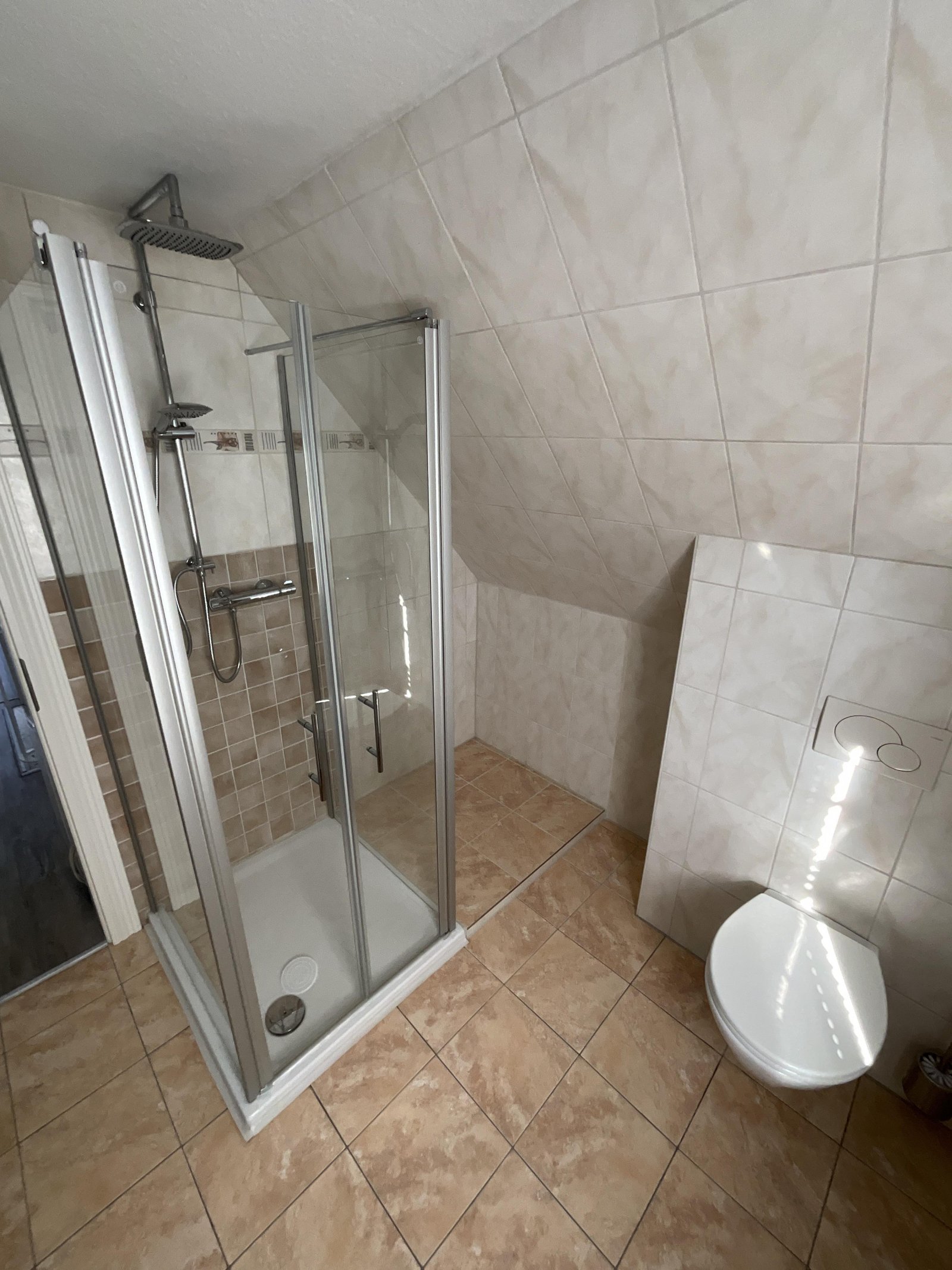 Badezimmer im Dachgeschoss