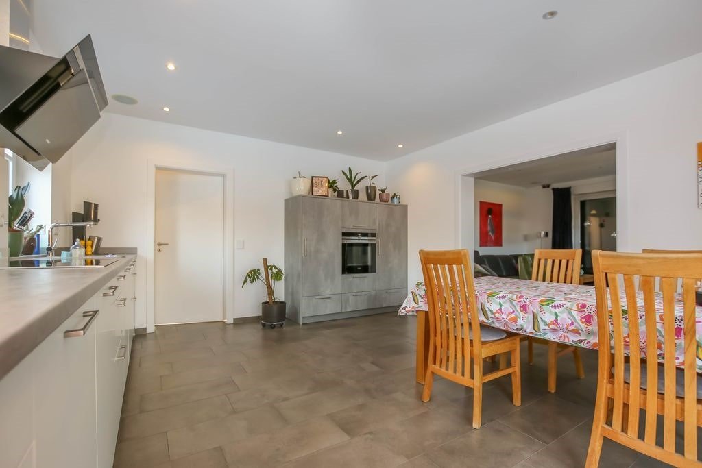 Küche mit Essbereich