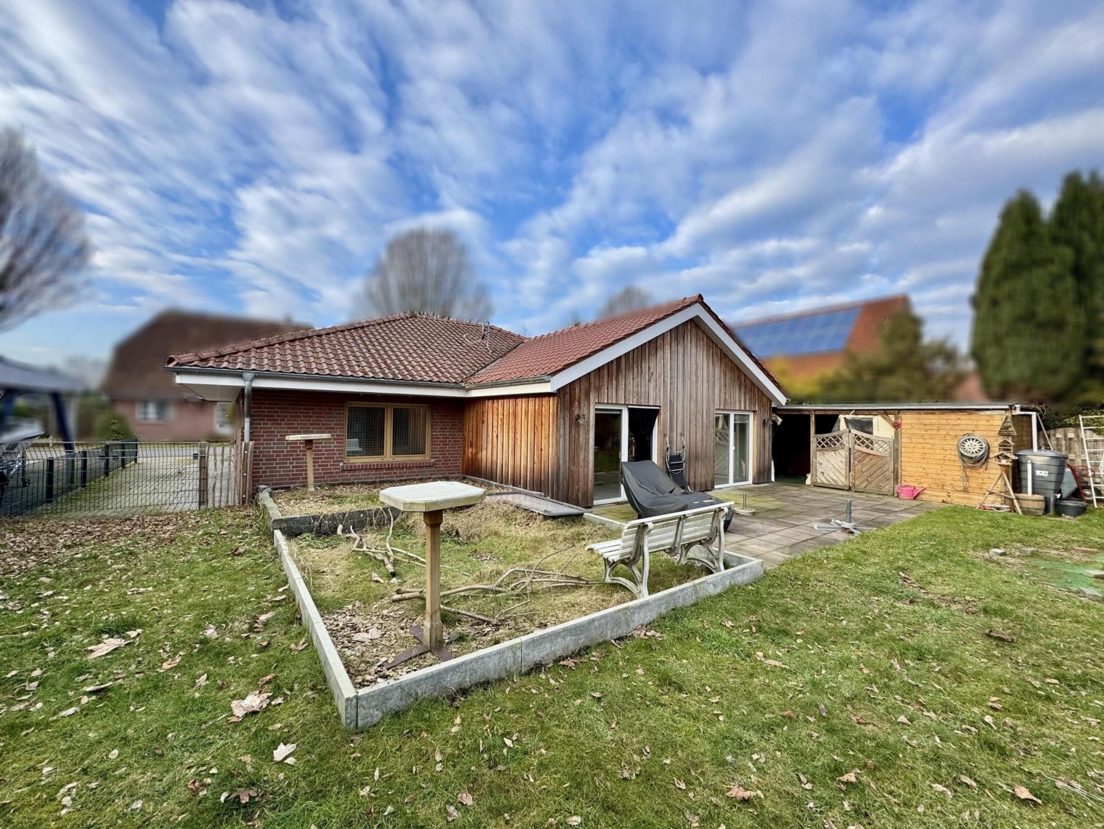 Rückansicht/ Garten/ Terrasse