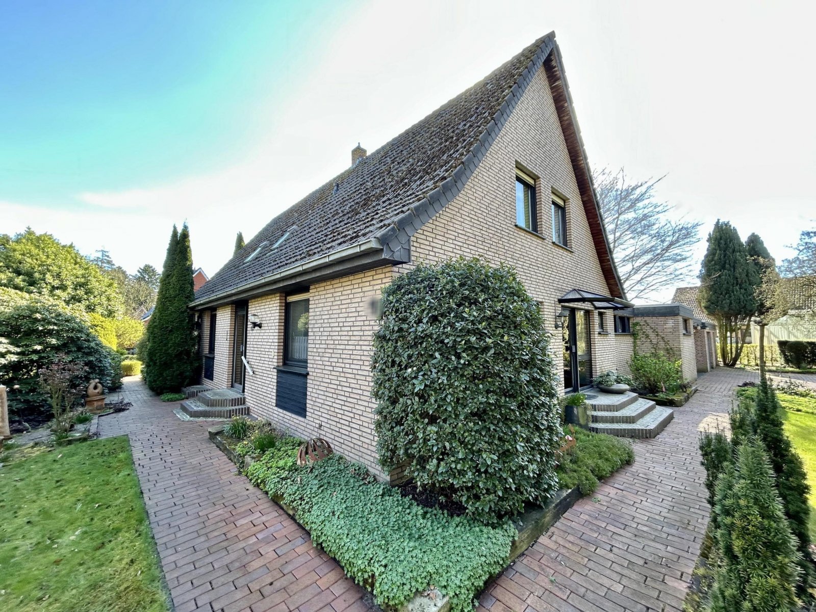 Vorderansicht seitlich