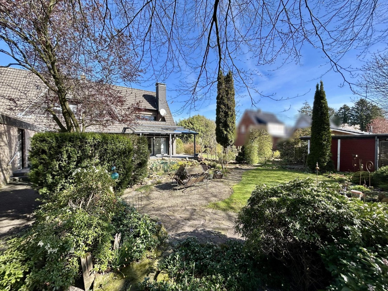 seitliche Ansicht Terrasse/Garten