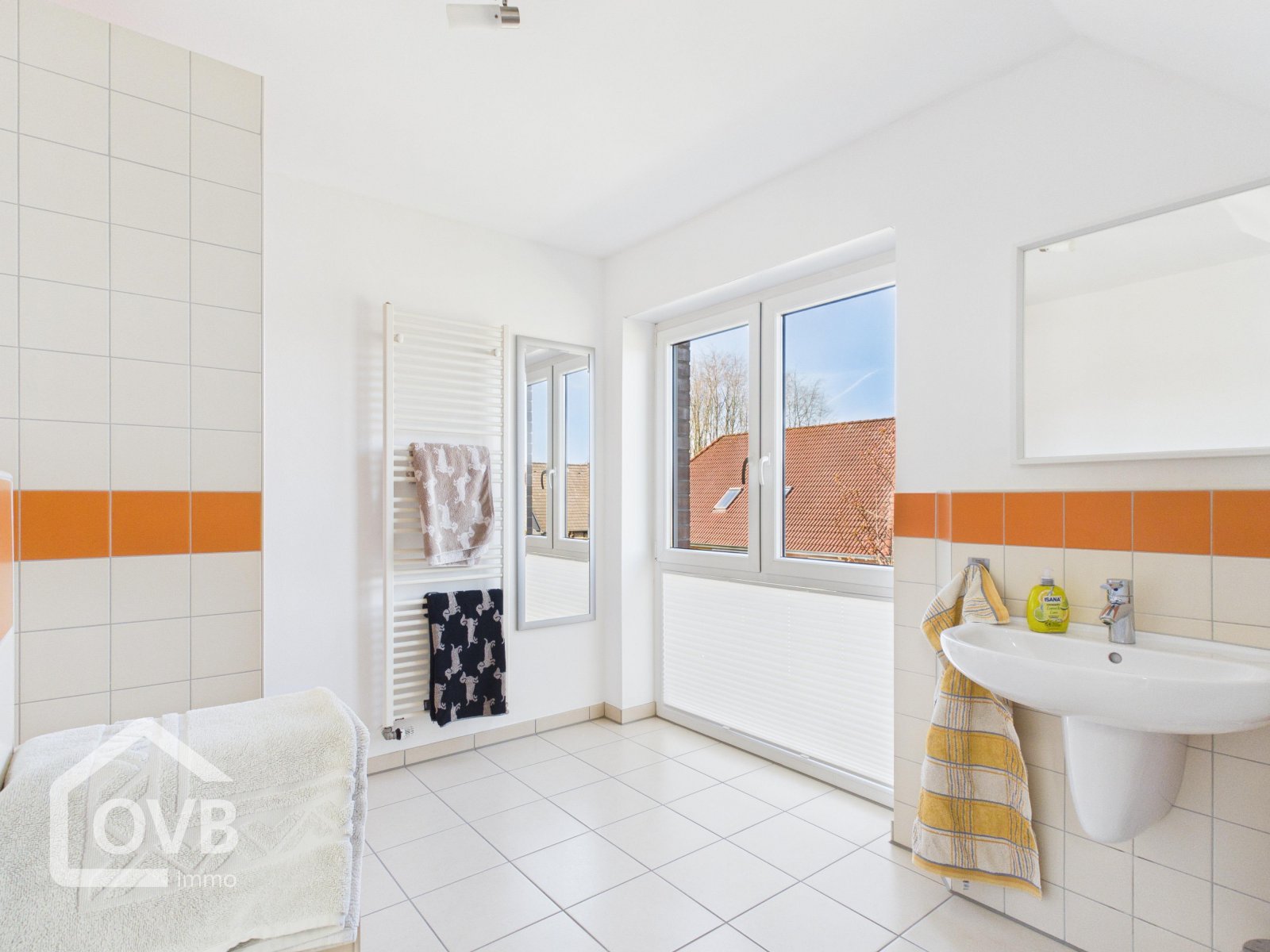 DG:  zweites Badezimmer